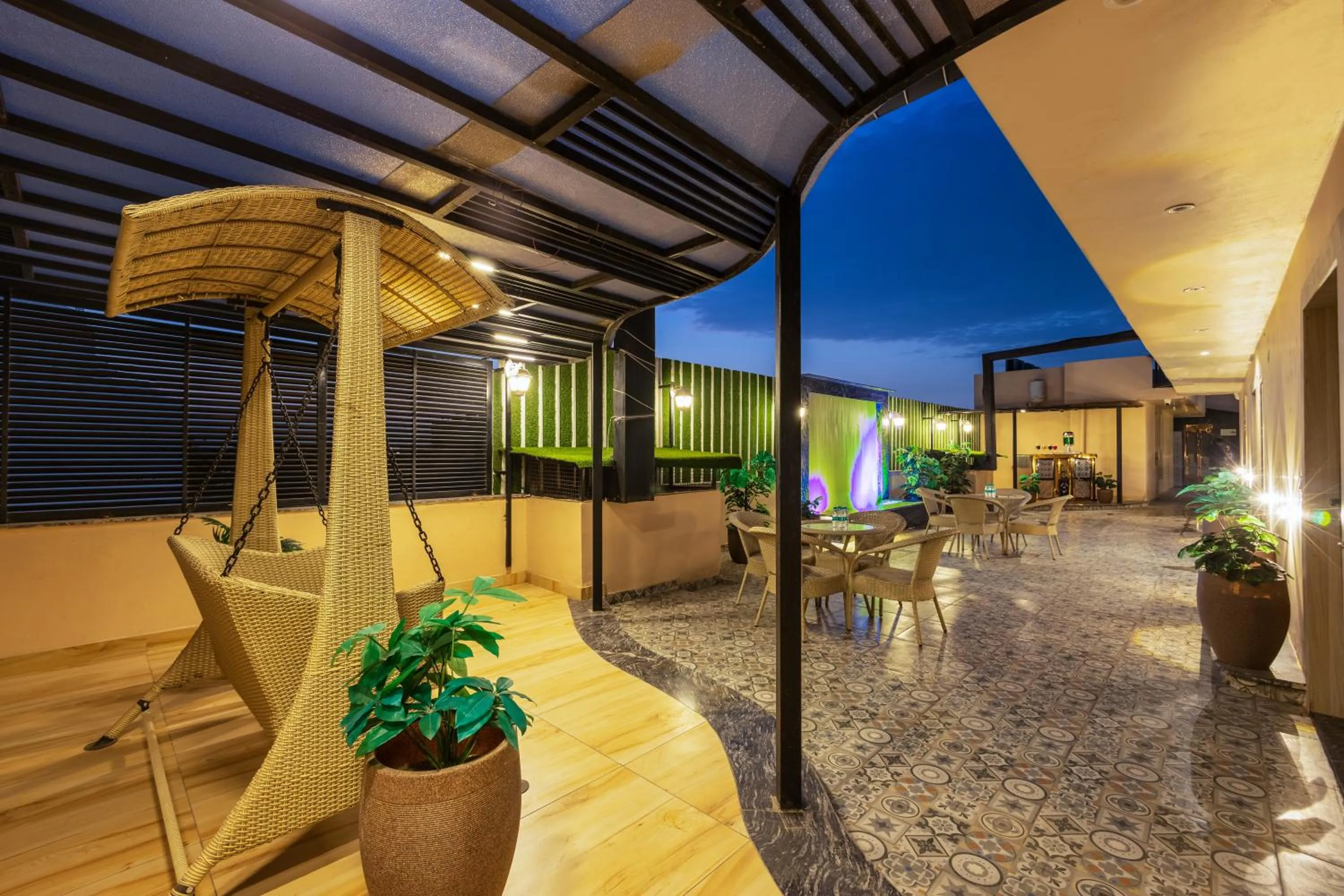 Patio in Dahabi Venue Premium- Free Airport Pick up or Drop