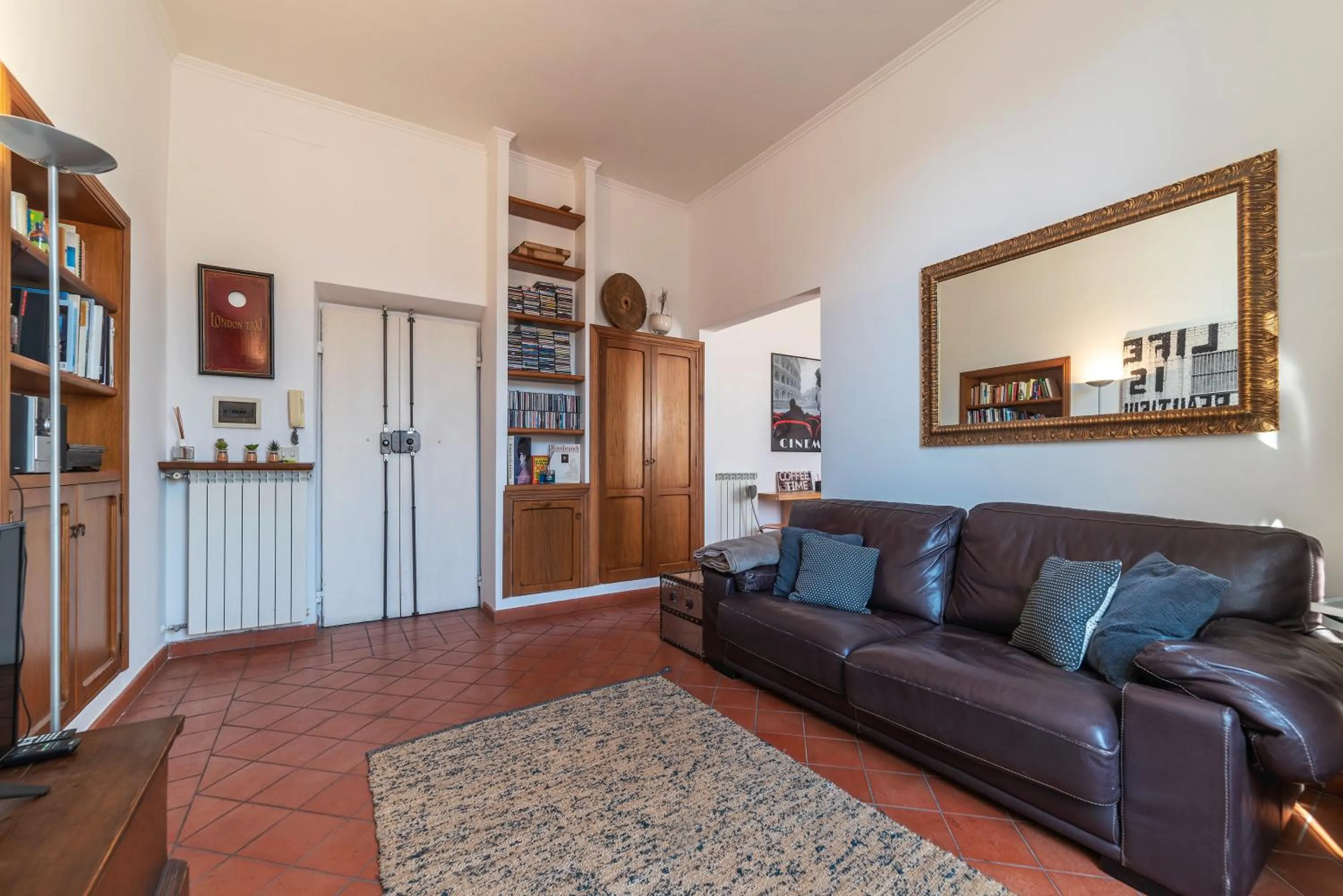 Dining area in Spanish Steps Corner