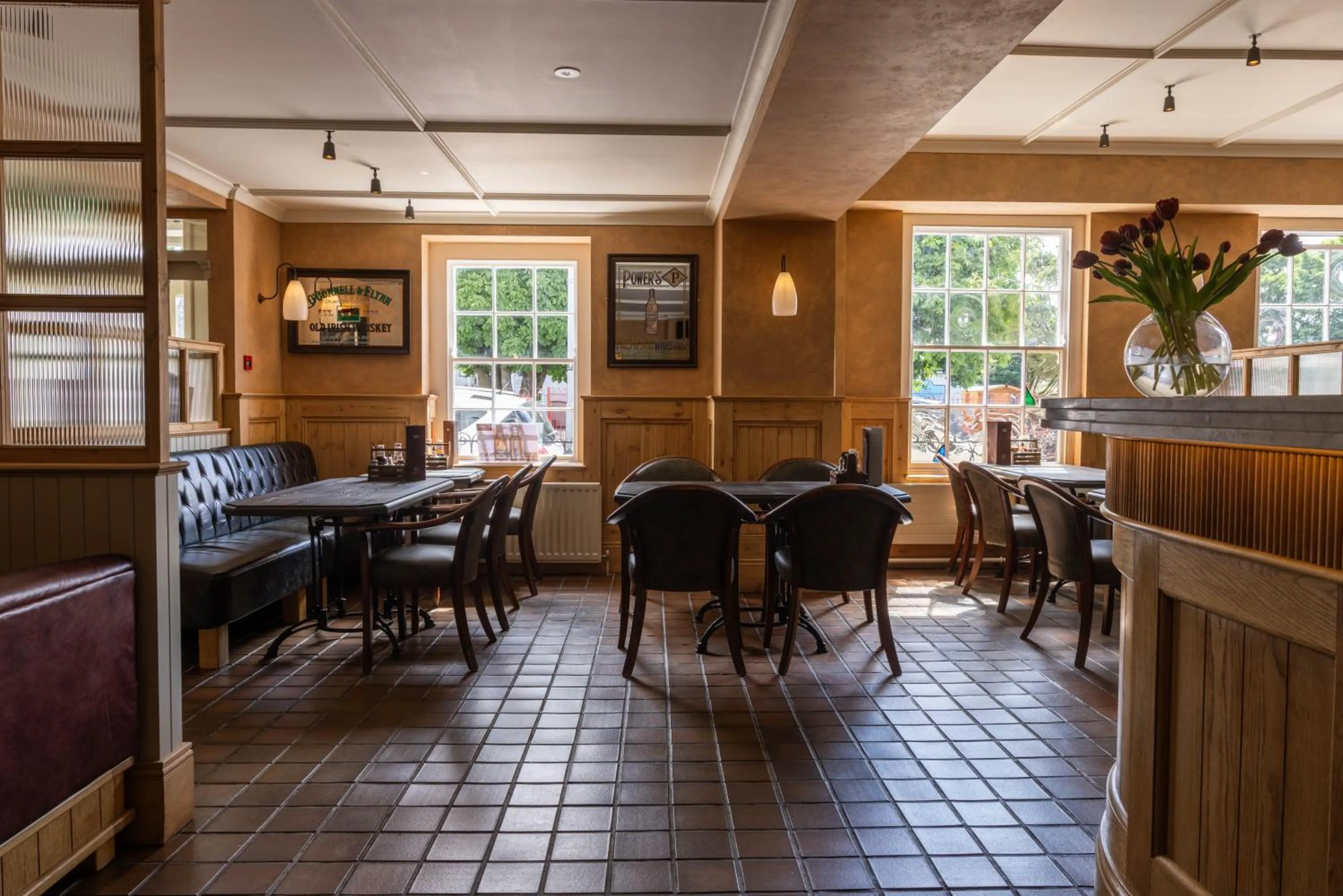 Restaurant/places to eat in The Harbourview Hotel