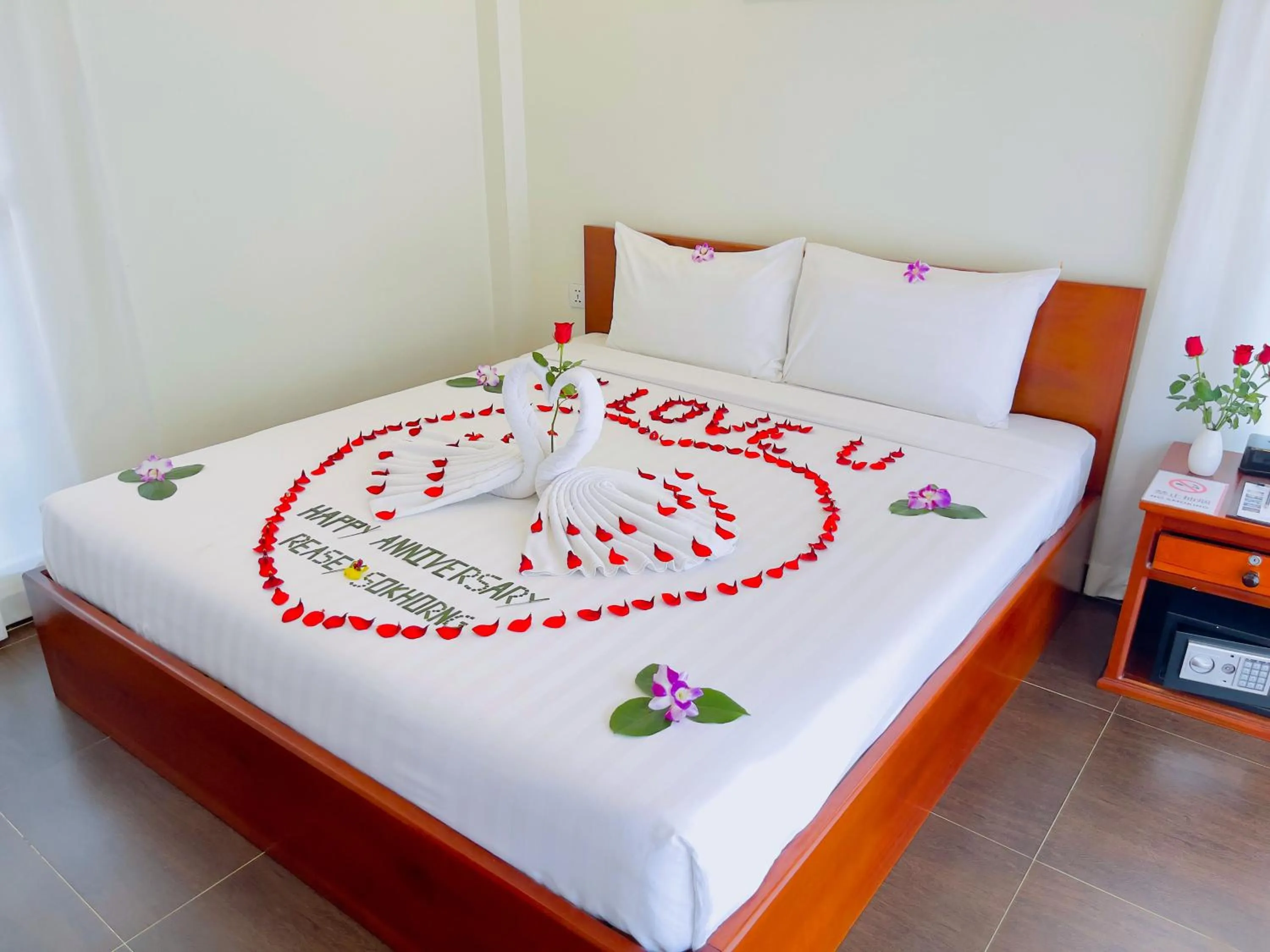 Property building, Bed in Sea Breeze Resort