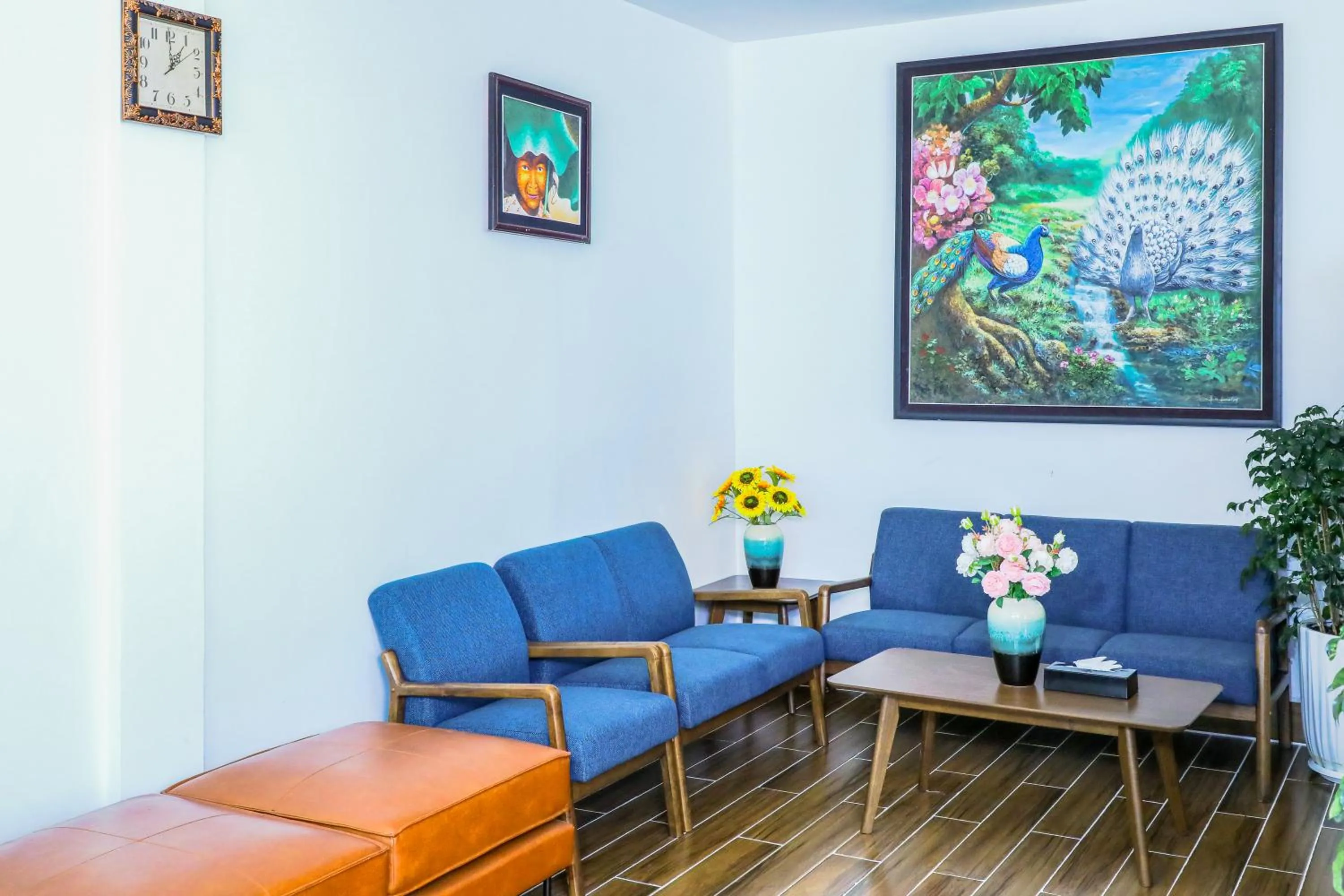 Seating area in Sea Breeze Resort