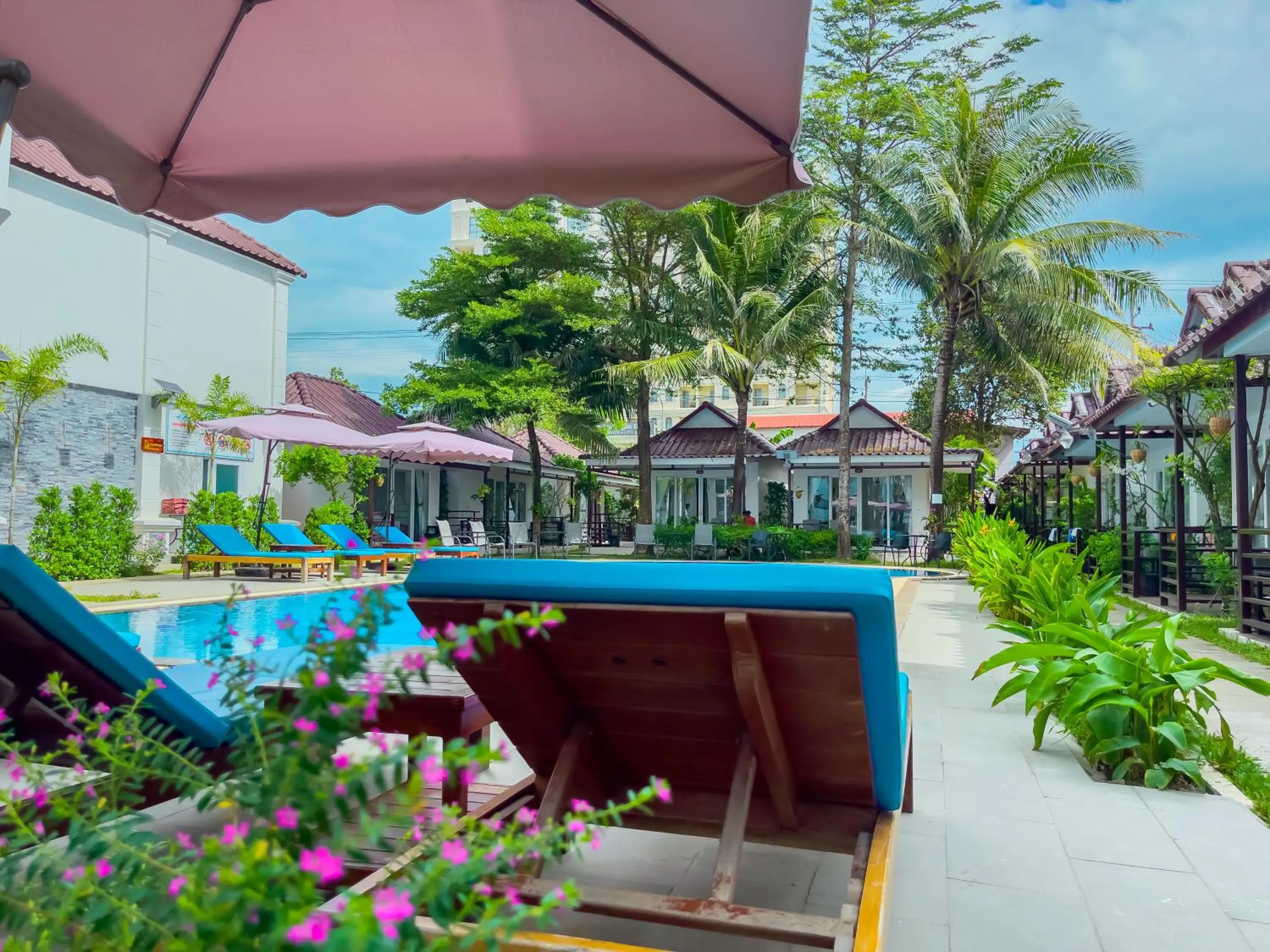 Property building in Sea Breeze Resort