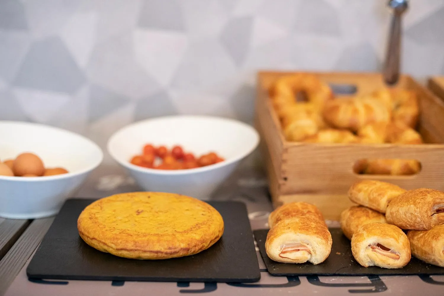 Buffet breakfast in Estudiotel Alicante