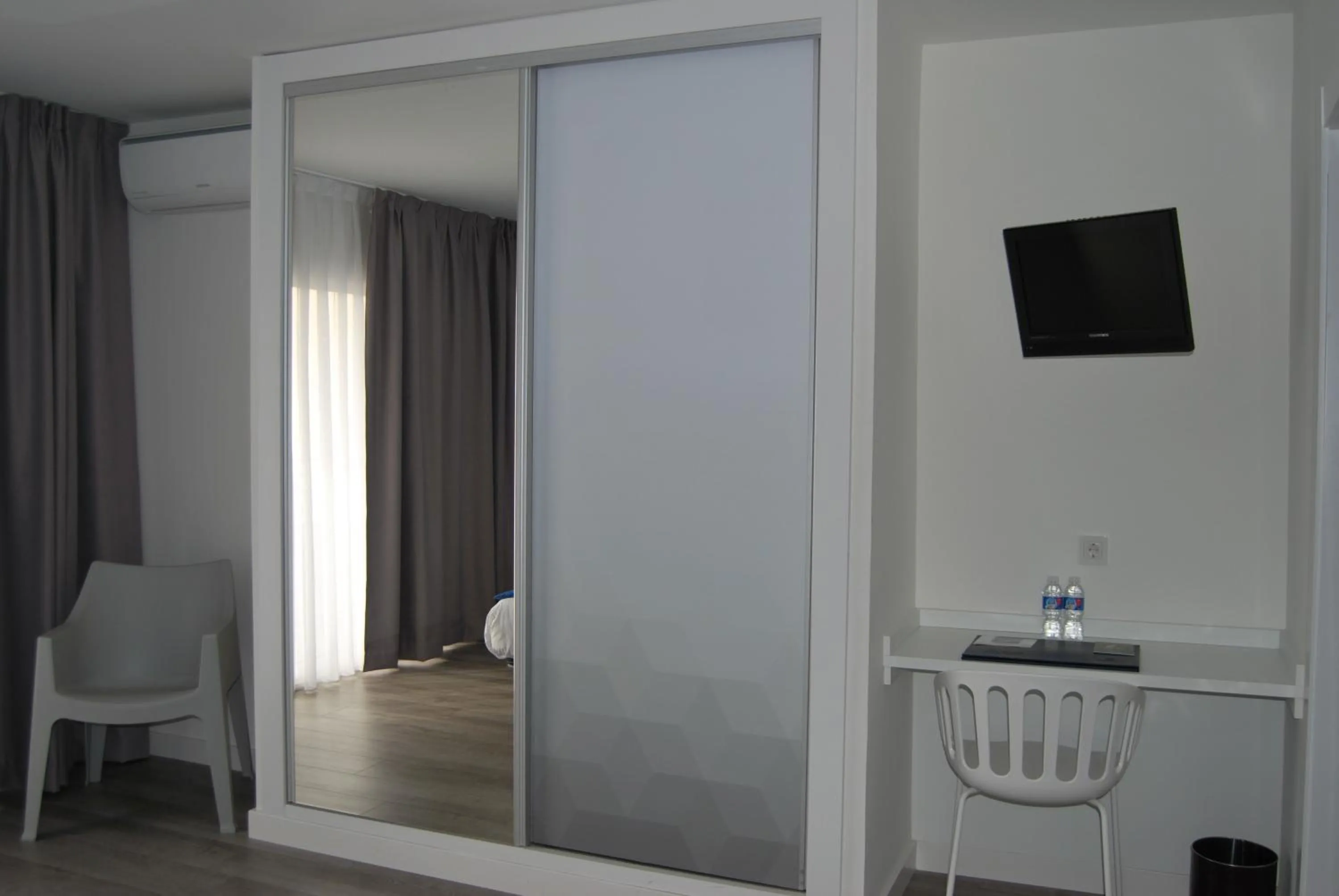 Seating area in Estudiotel Alicante