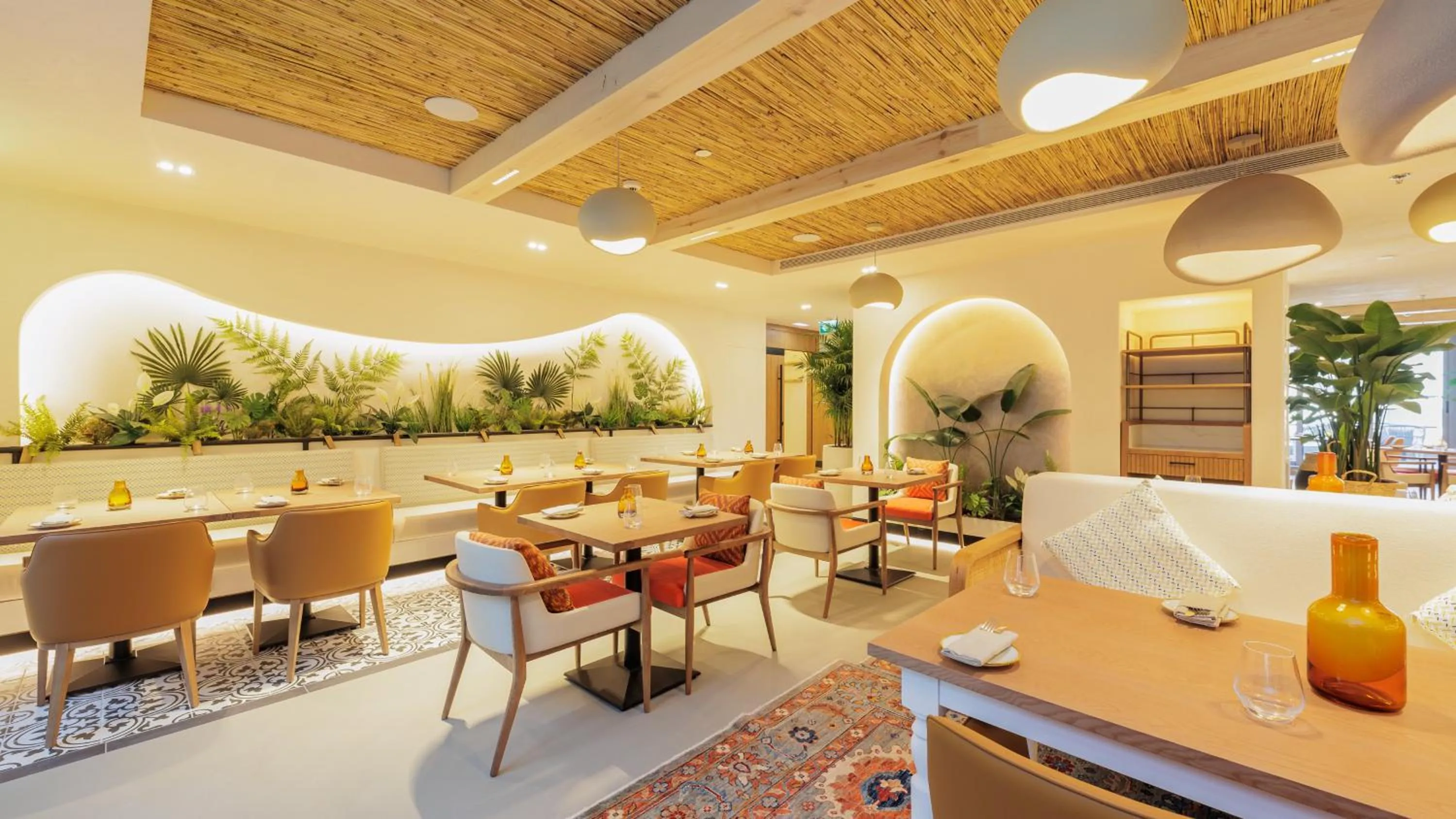 Restaurant/places to eat in Holiday Inn Dubai Village Circle by IHG