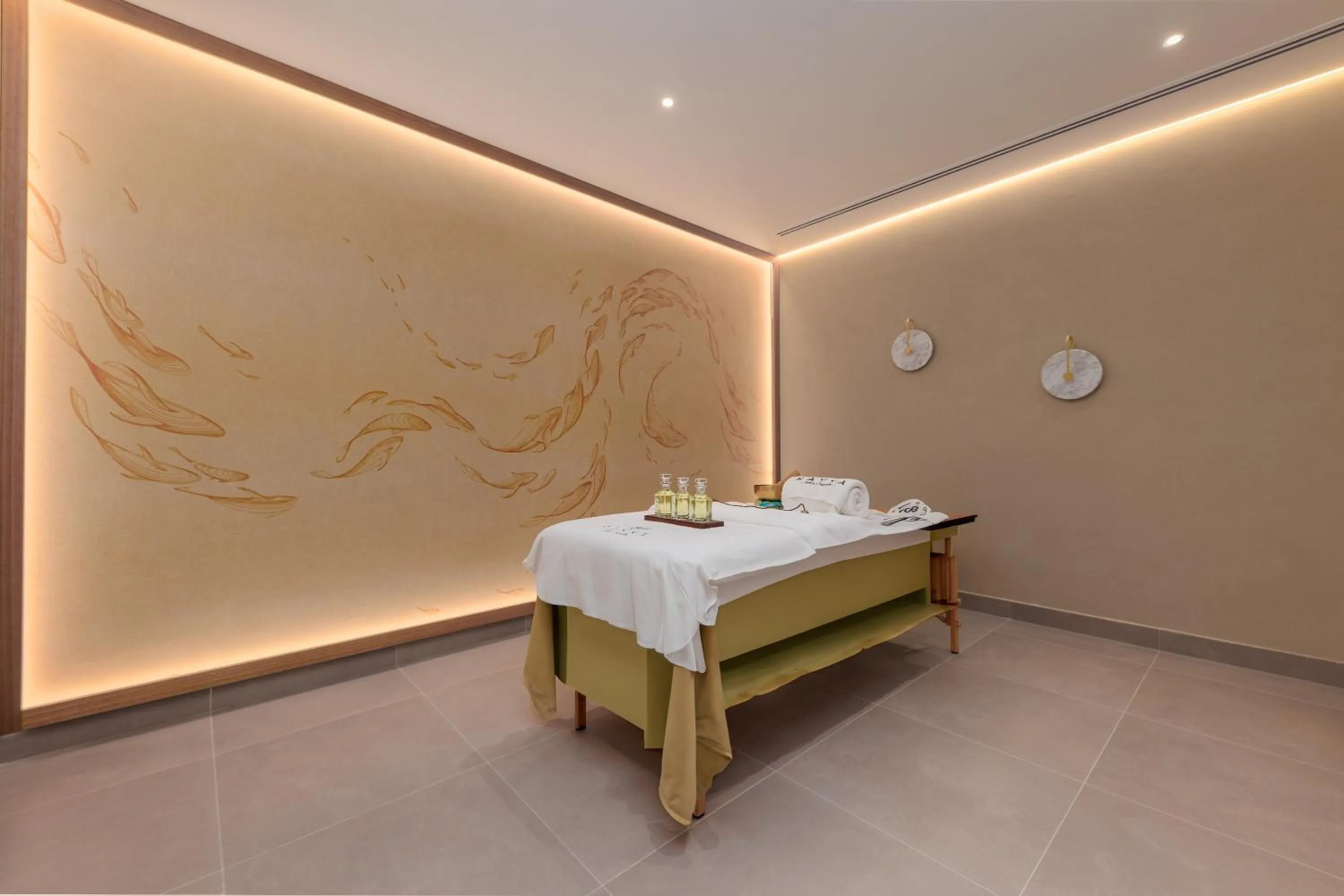 Massage in Holiday Inn Dubai Village Circle by IHG