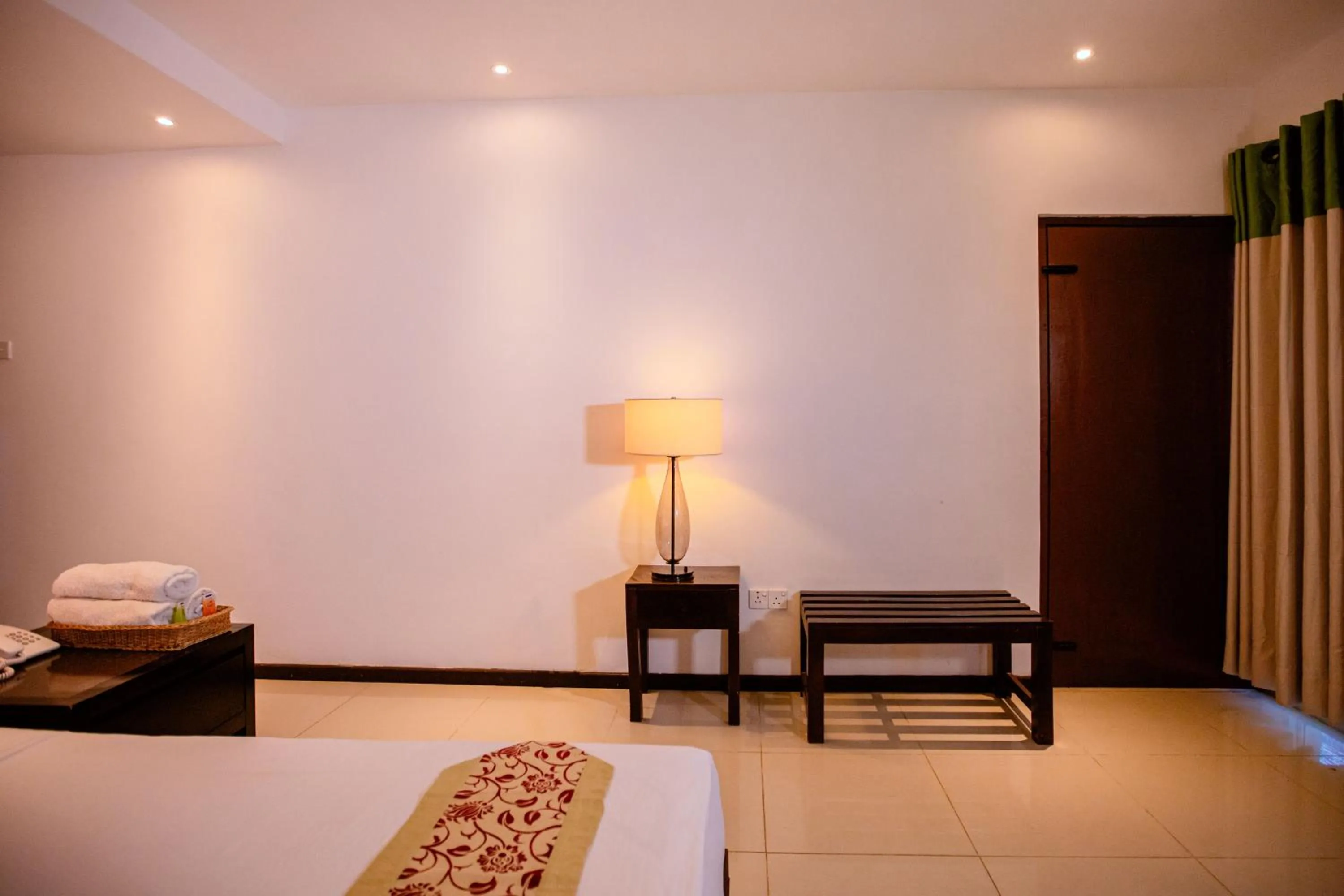 Bedroom, Bed in Lake Wind Resort