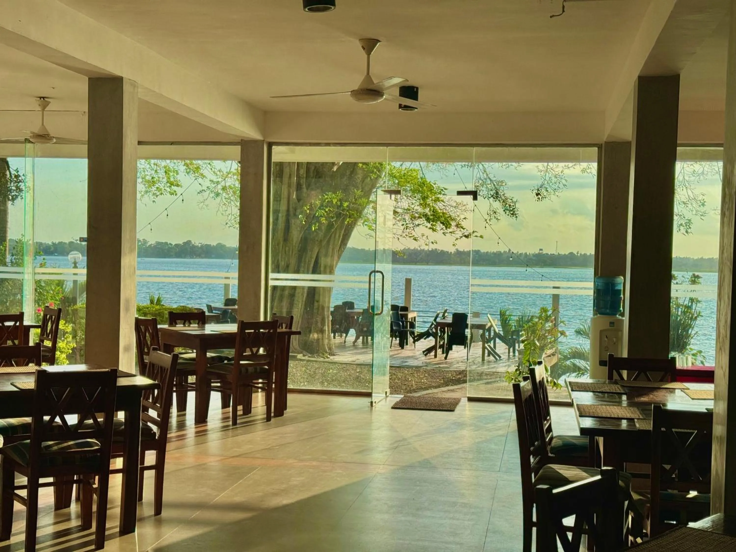 Restaurant/places to eat in Lake Wind Resort