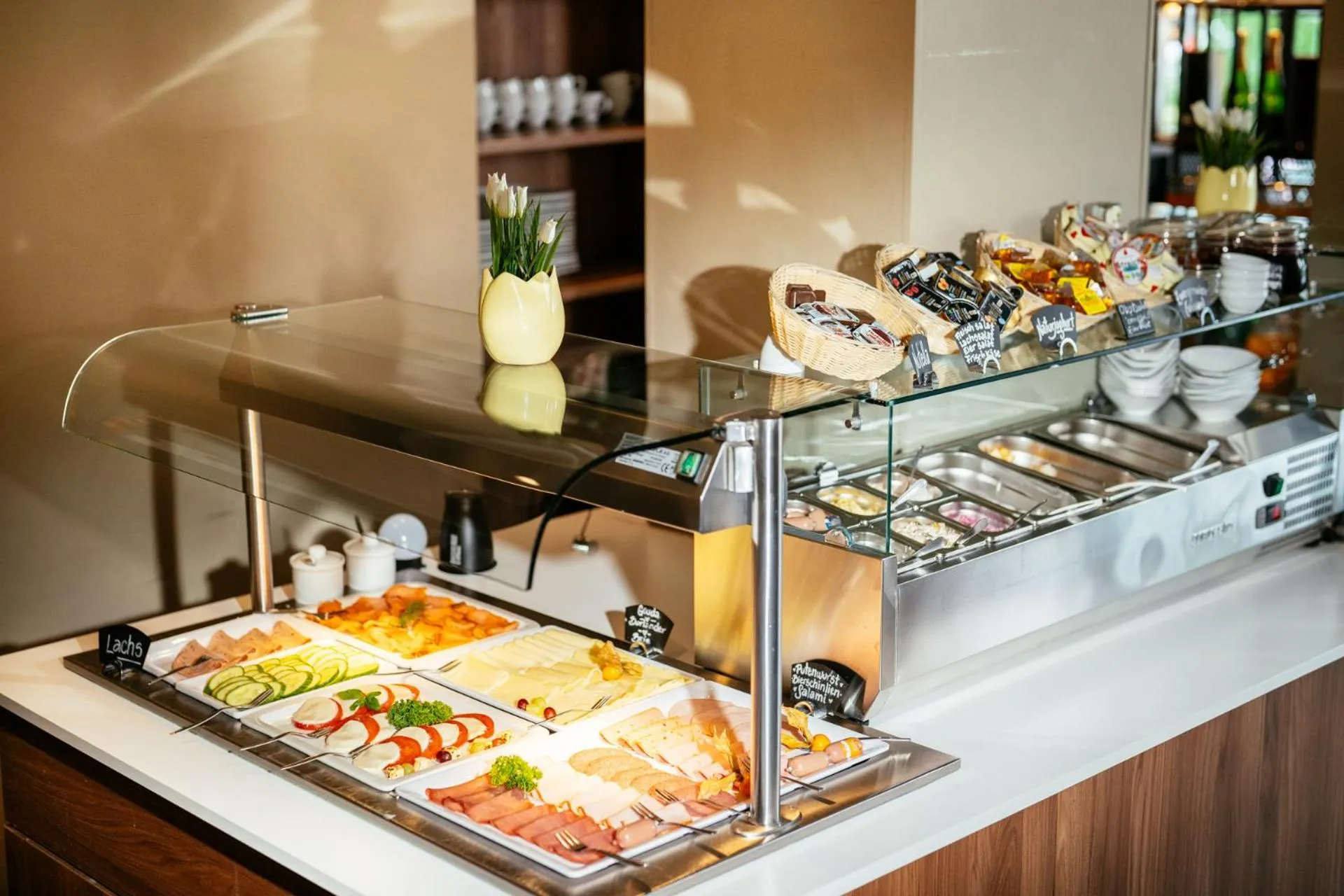 Buffet breakfast in BO Hotel Hamburg