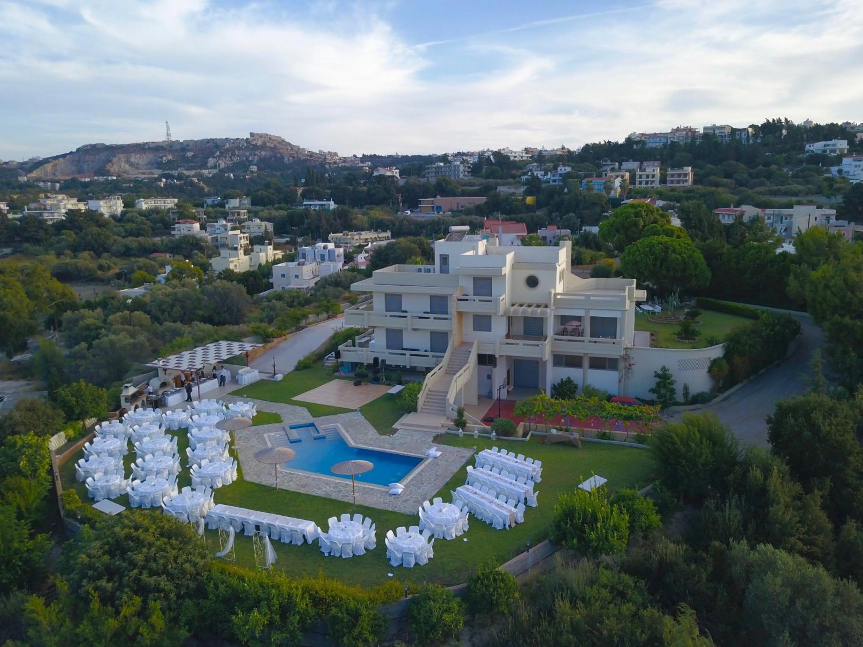 Summer in Villa Artemis