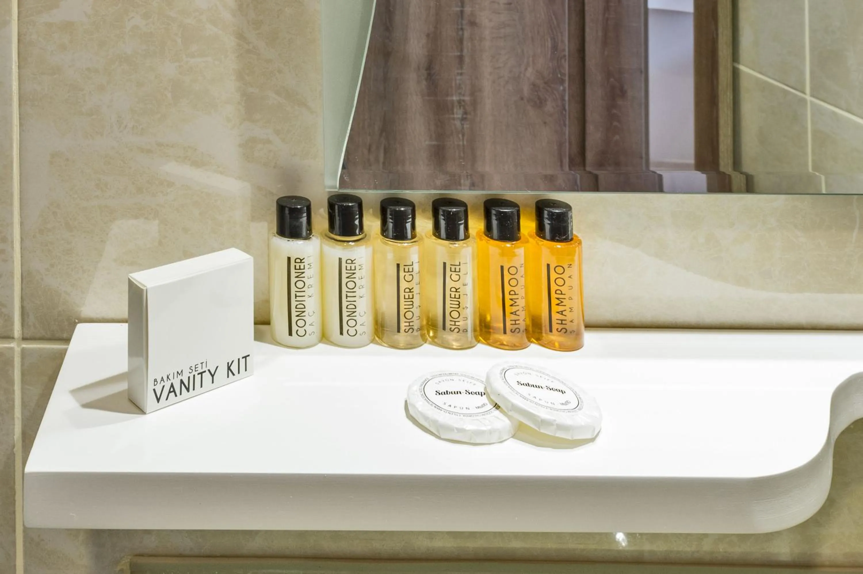 Bathroom in Alphonse Hotel