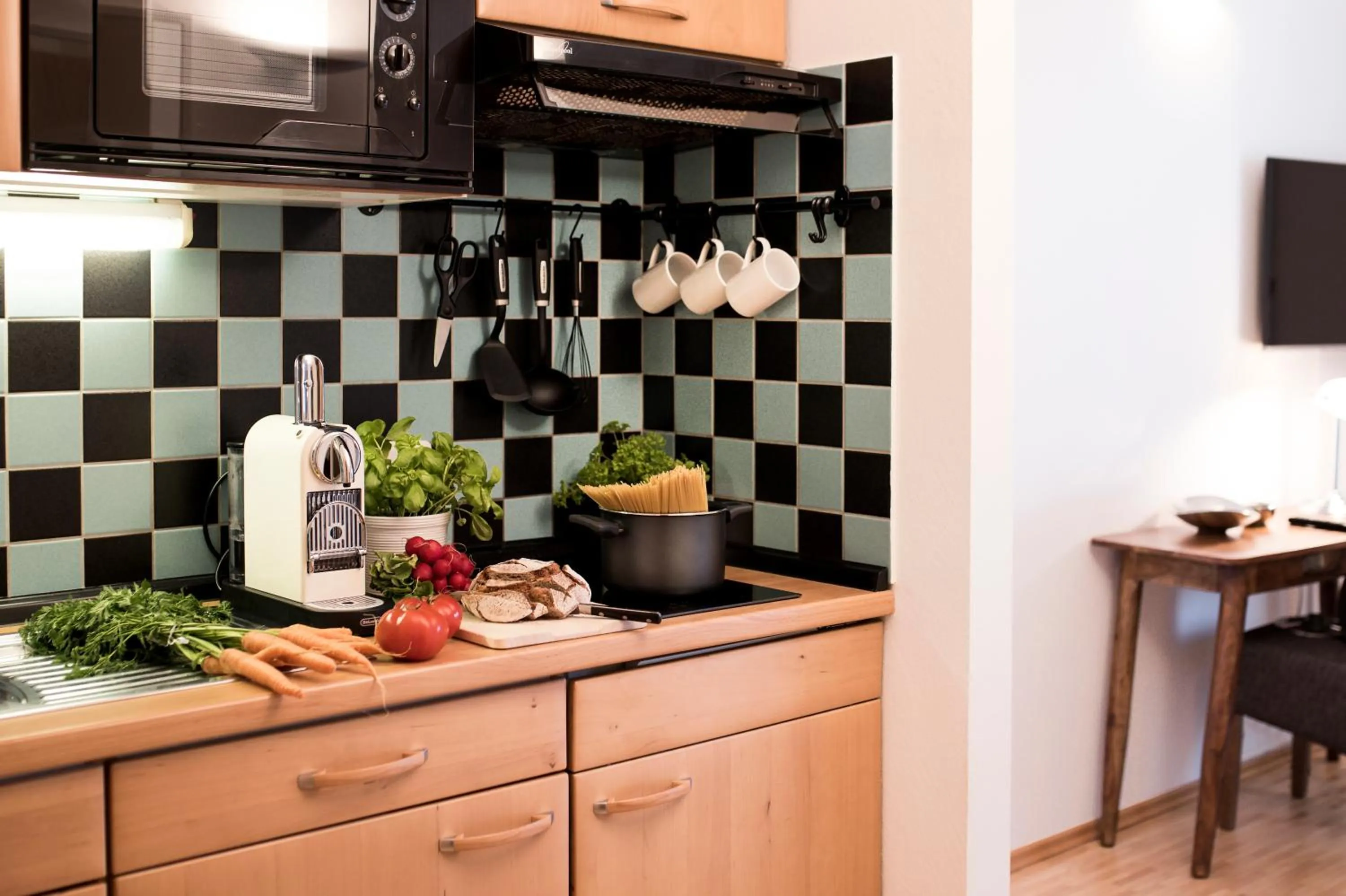 Kitchen or kitchenette in Parkside Apartment House