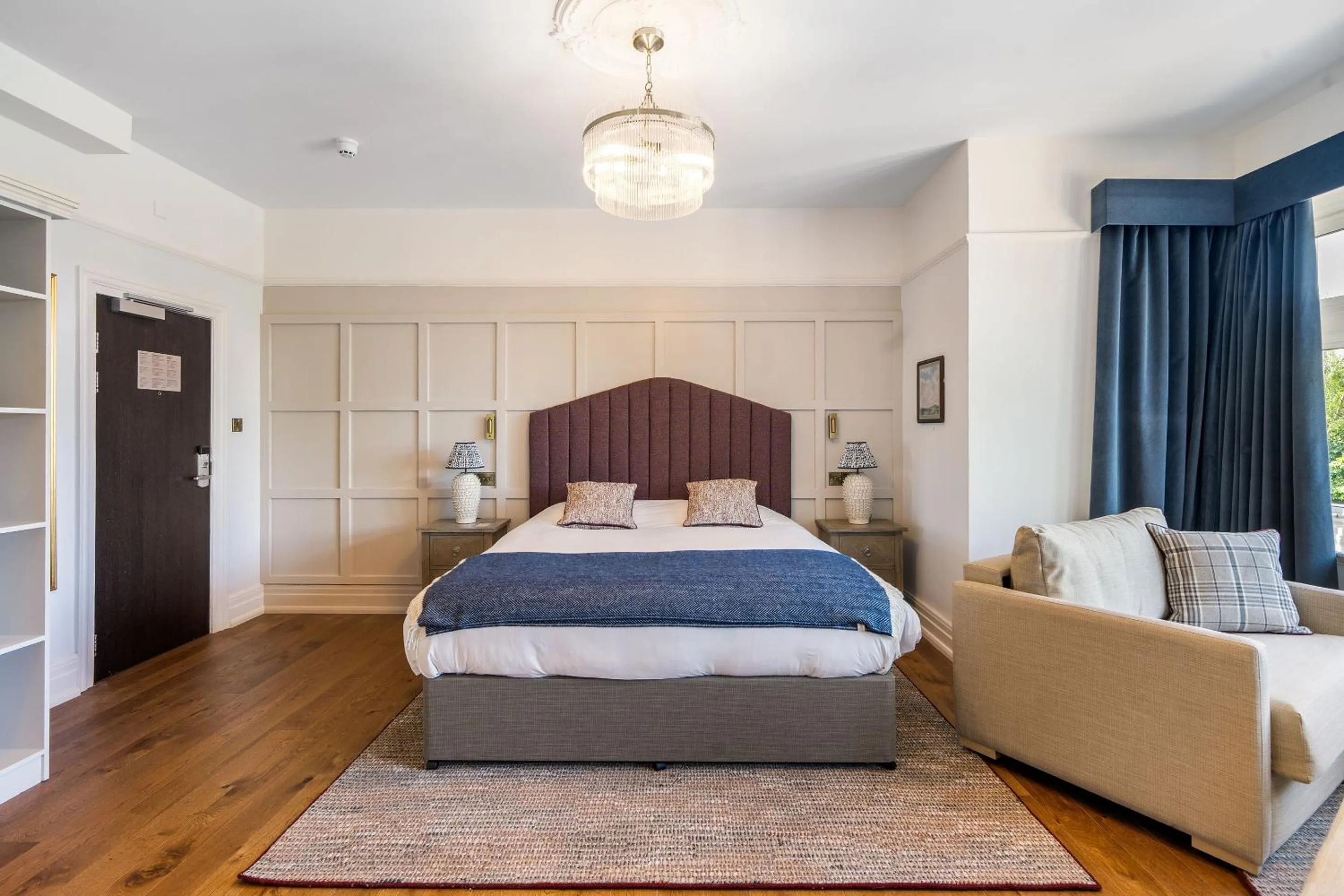 Bedroom, Bed in Sidcot Arms