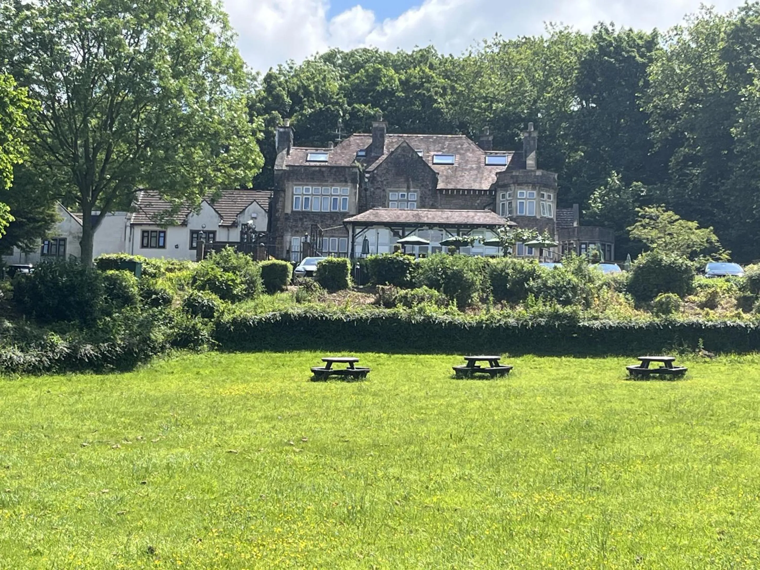 Property building in Sidcot Arms