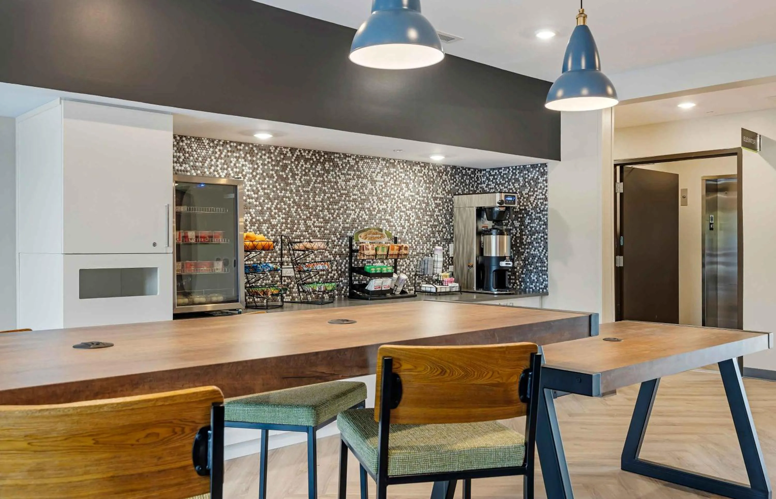 Breakfast in Extended Stay America Premier Suites - Nashville - Smyrna