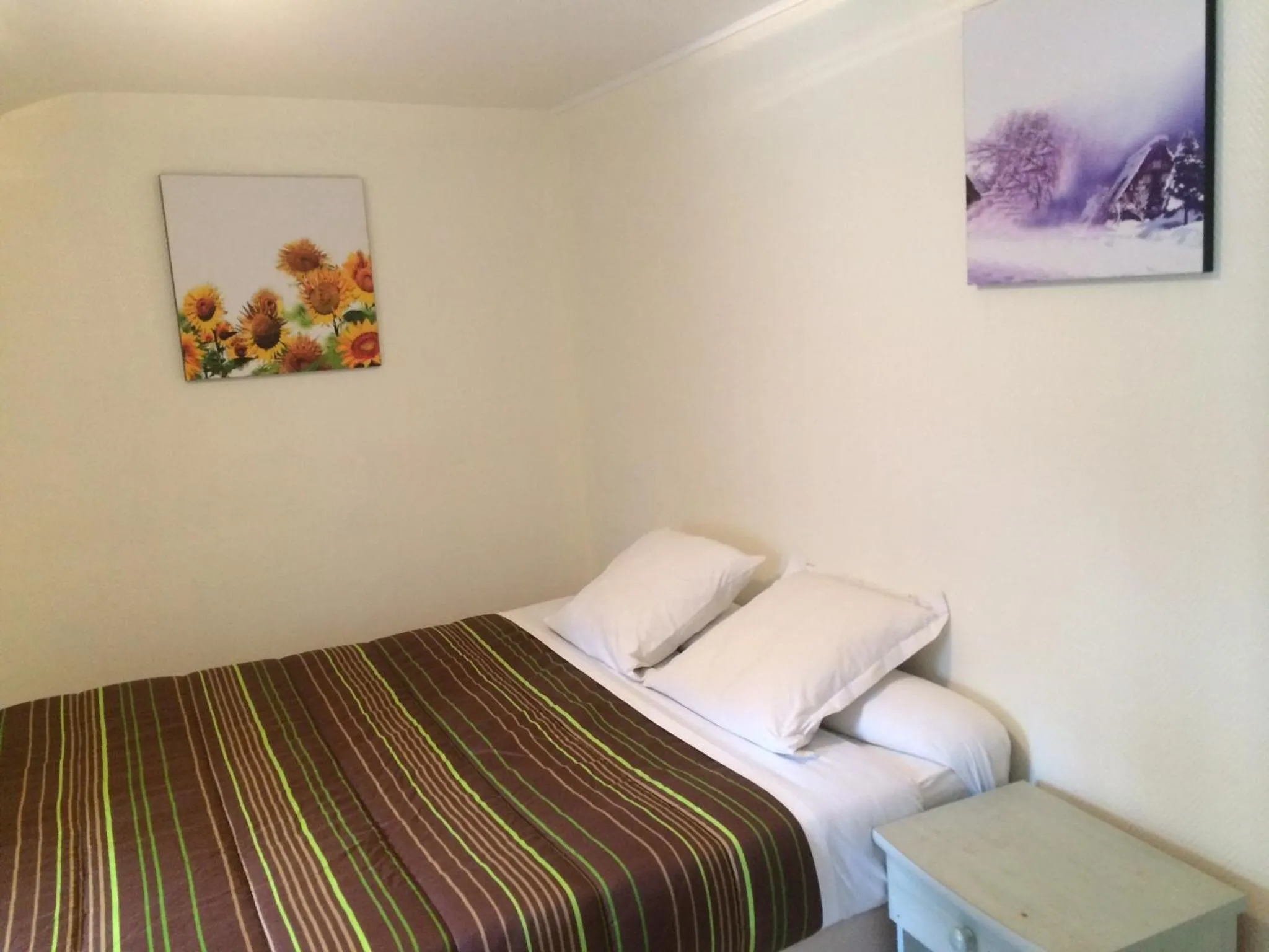 Bedroom, Bed in Hotel Restaurant Tokyo