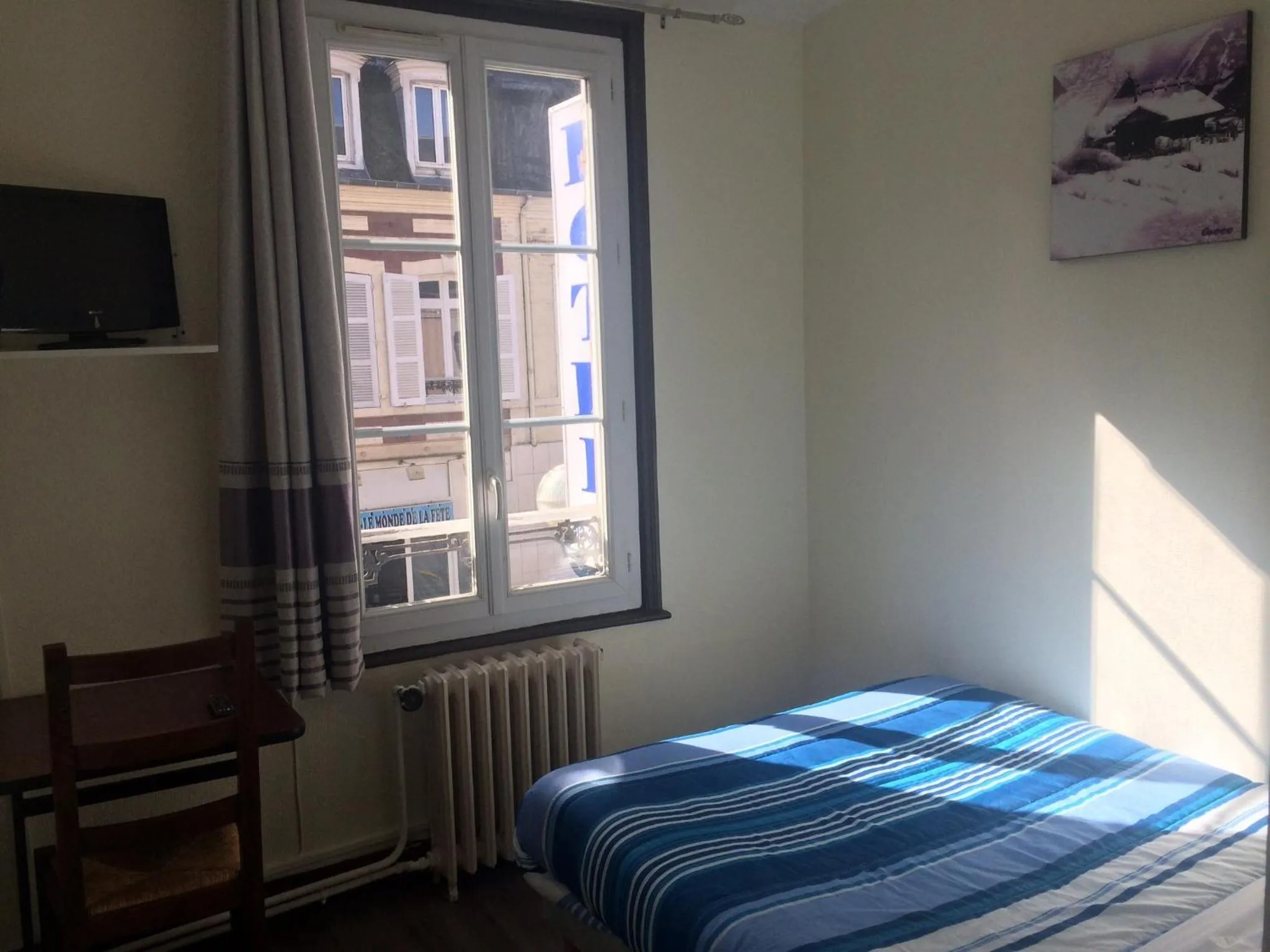 Bedroom, Bed in Hotel Restaurant Tokyo