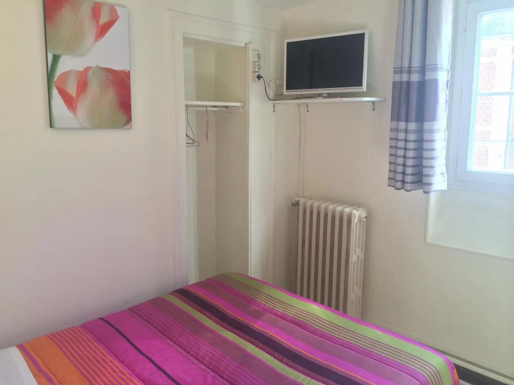 Bedroom, Bed in Hotel Restaurant Tokyo