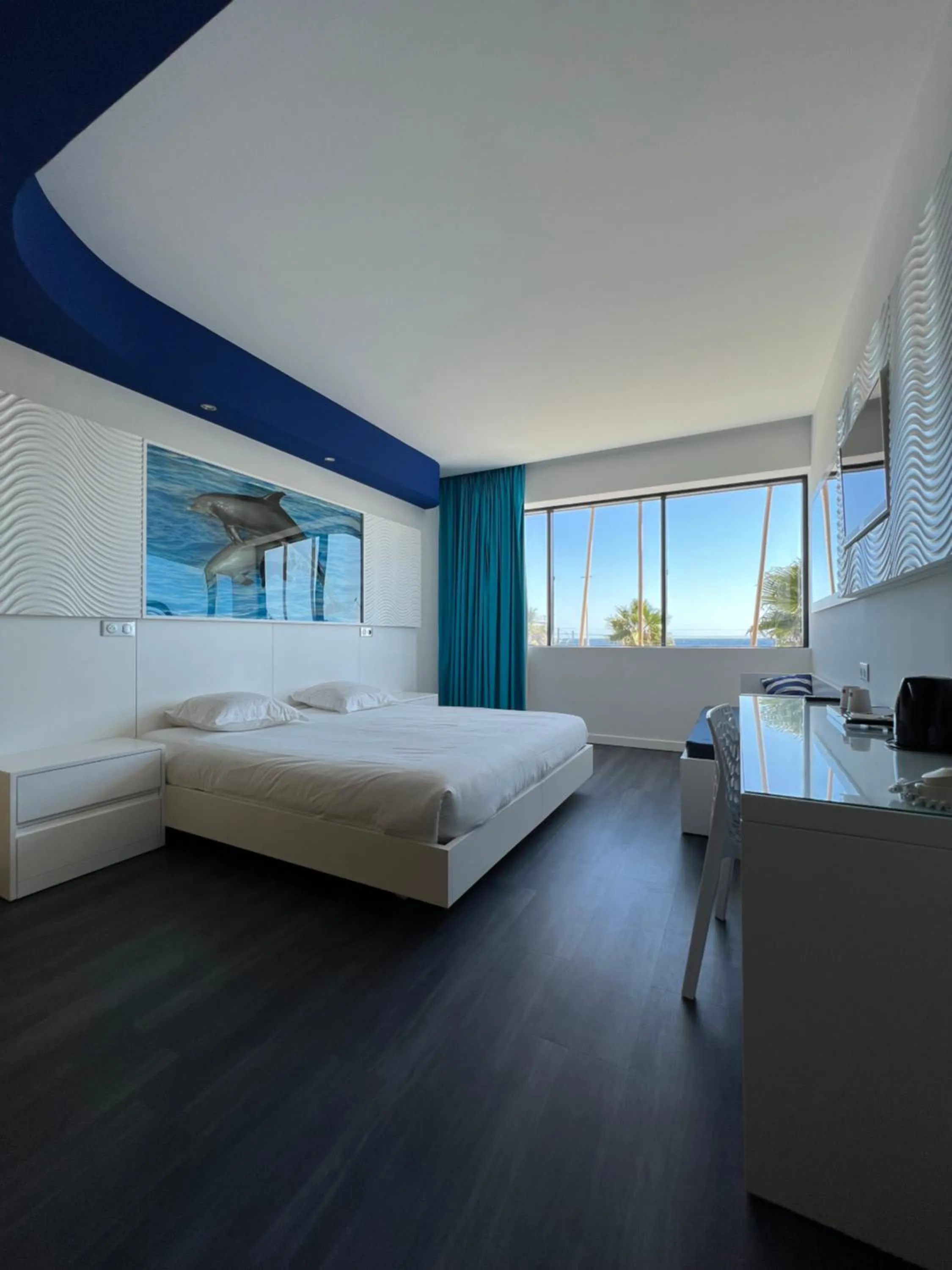 Bedroom, Bed in SoBlue Hôtel