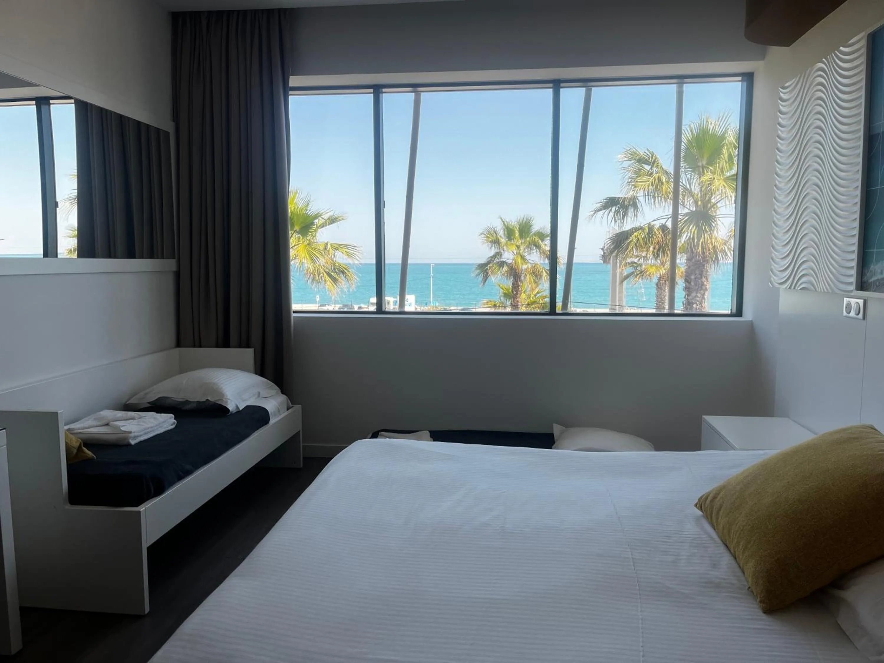 Bedroom, Bed in SoBlue Hôtel