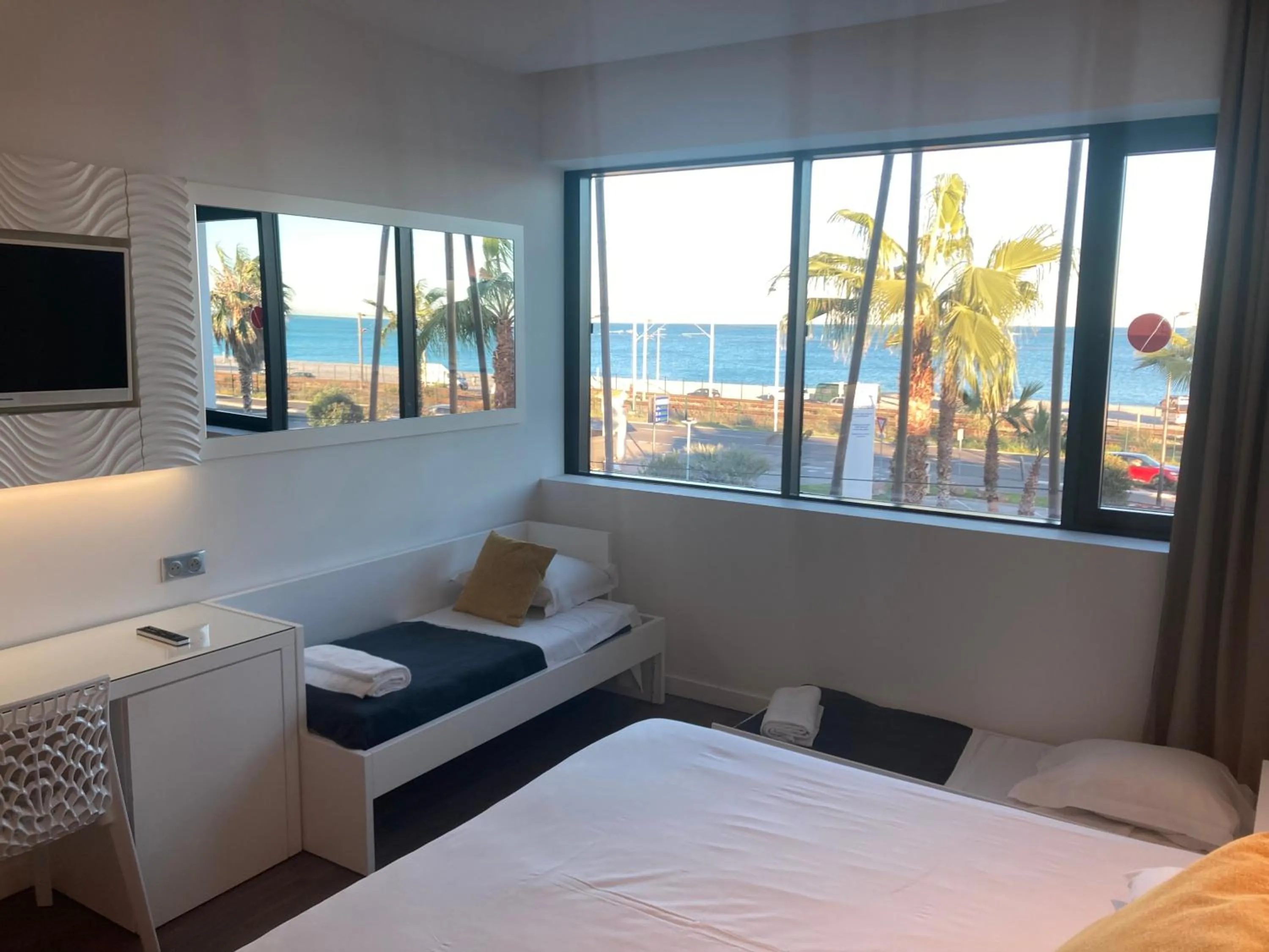 Bedroom, Bed in SoBlue Hôtel