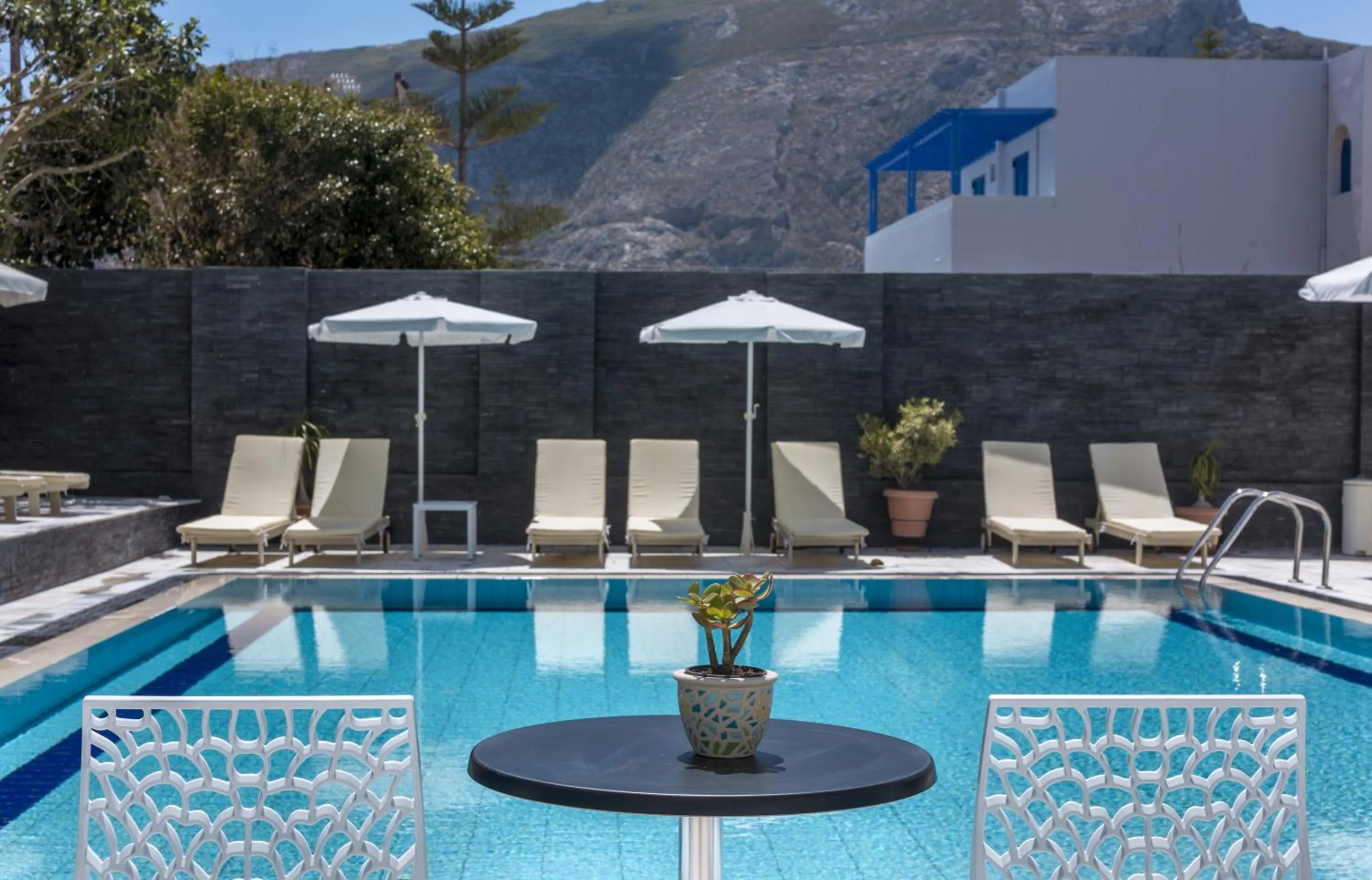 Swimming pool in Santellini Hotel