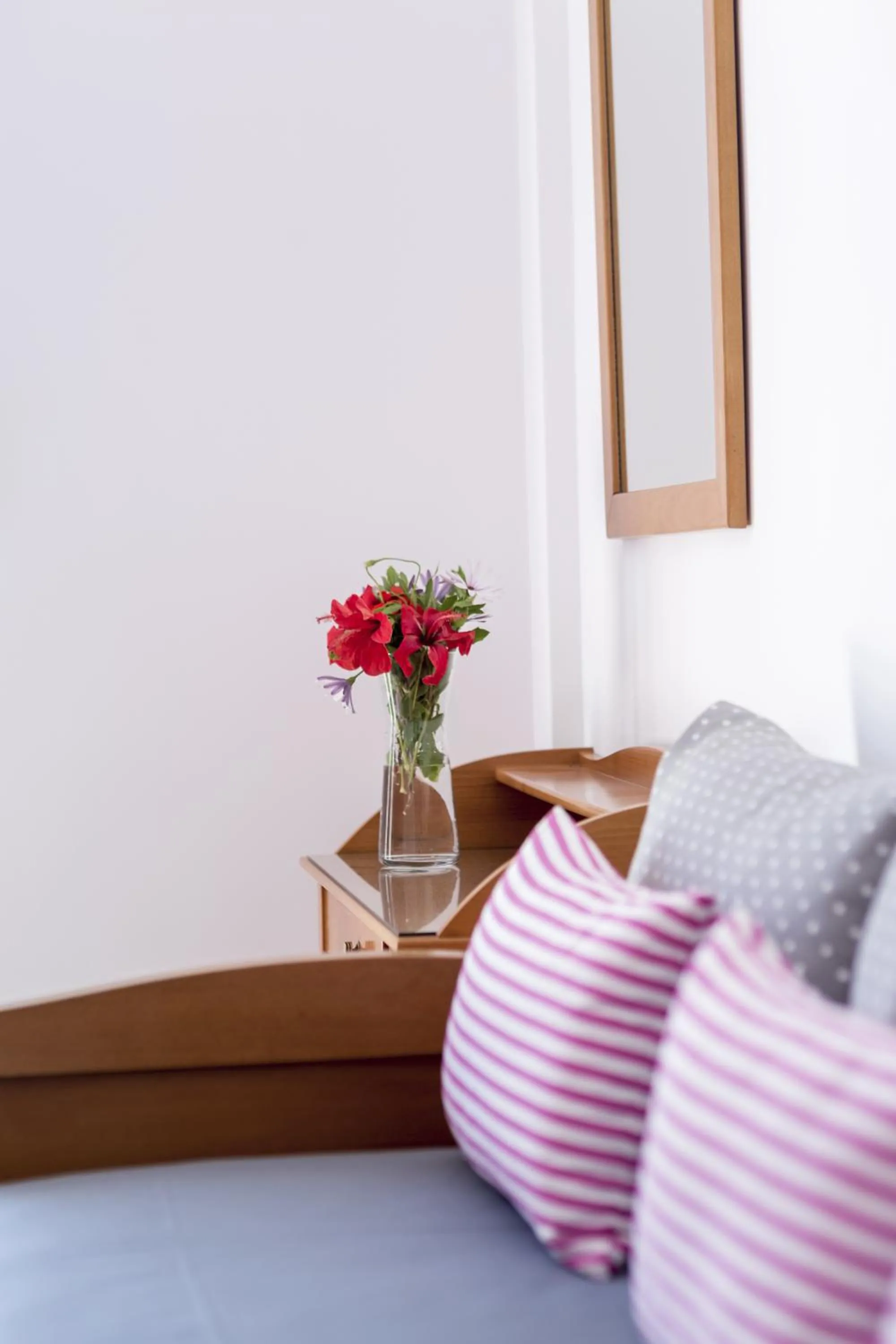 Seating area, Bed in Santellini Hotel