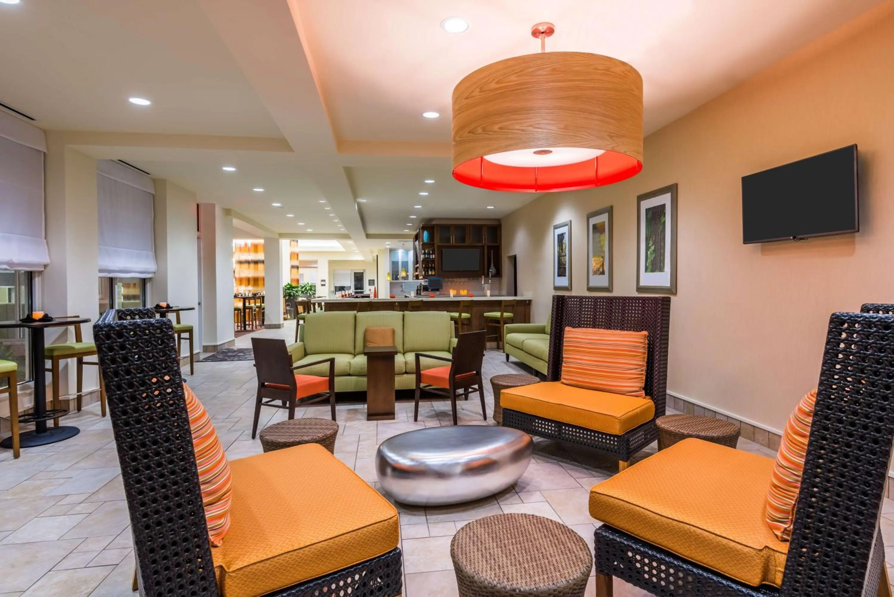 Lounge or bar in Hilton Garden Inn Wayne