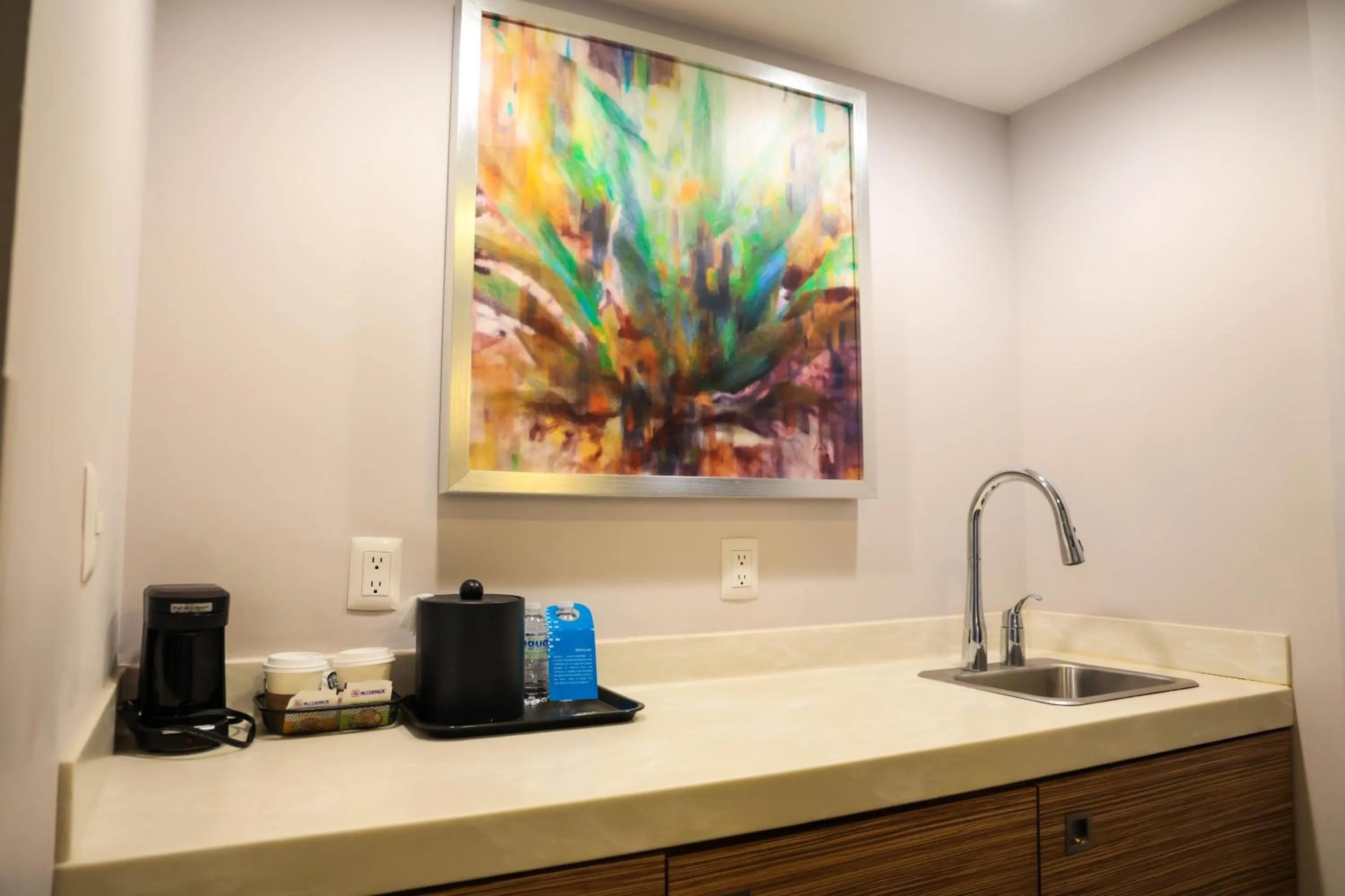 Kitchen or kitchenette in Hampton Inn Zacatecas