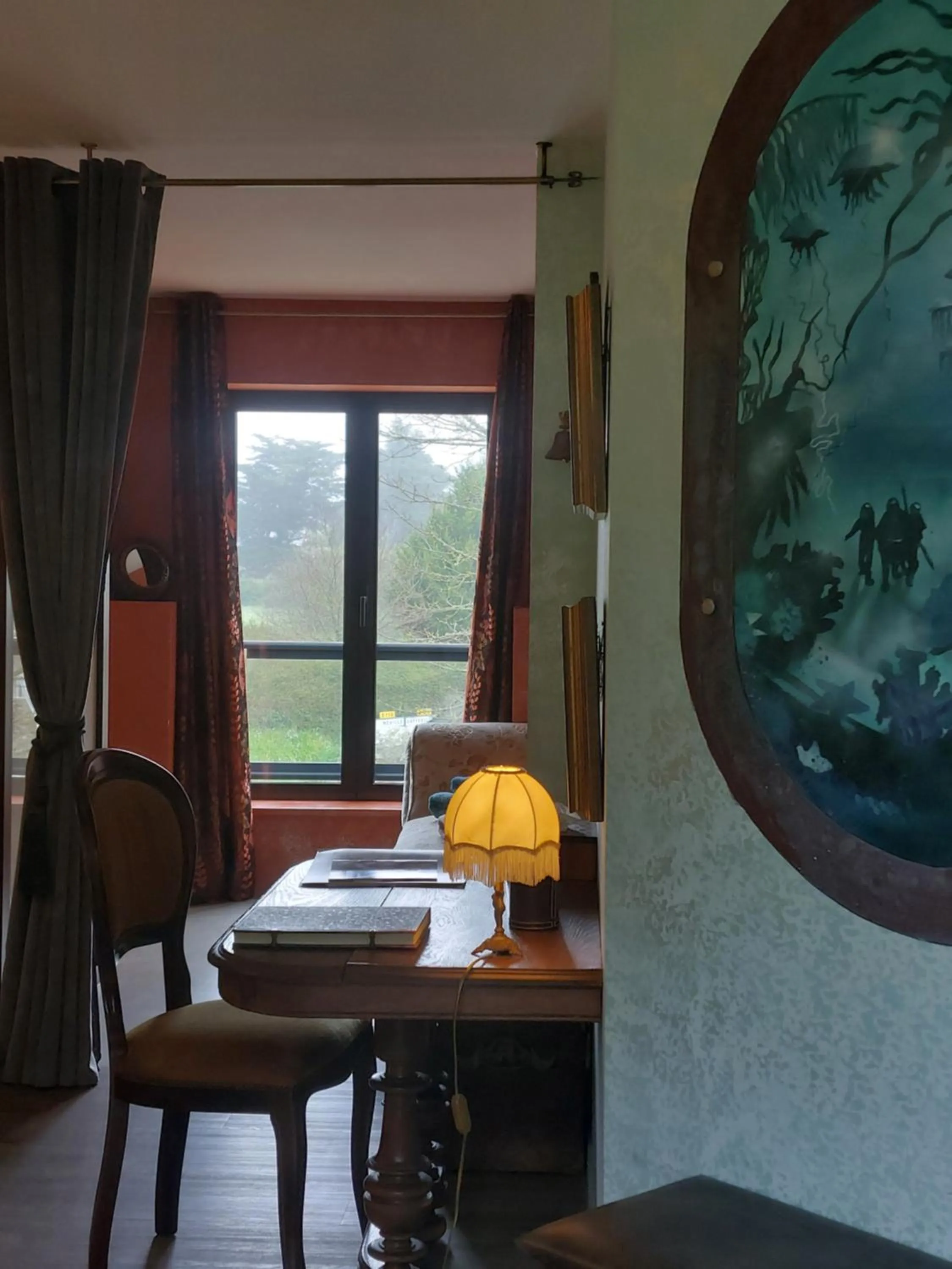 Seating area in Retour aux Sources