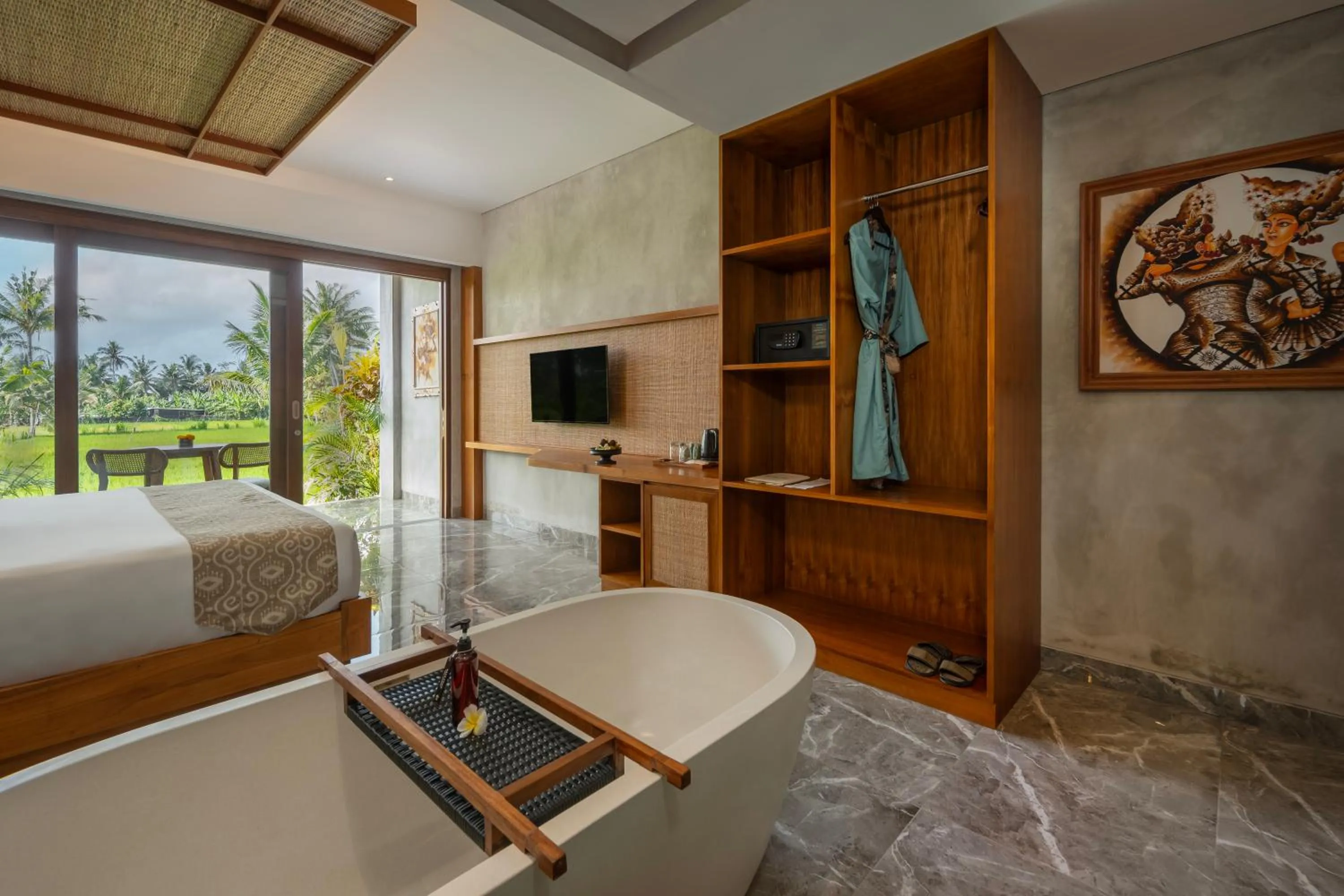 Photo of the whole room, Bed in Emana Akatara