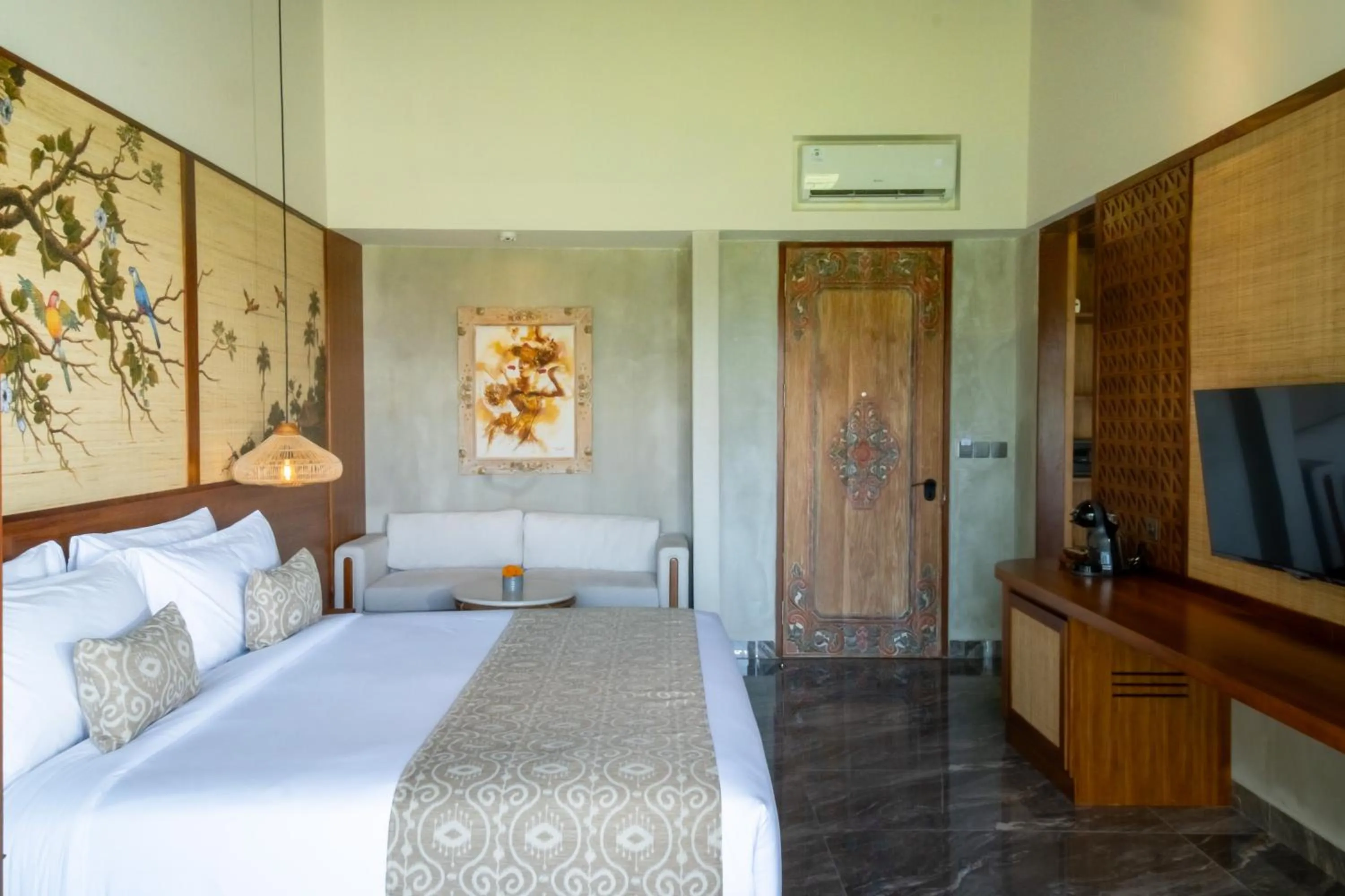 Bedroom, Bed in Emana Akatara