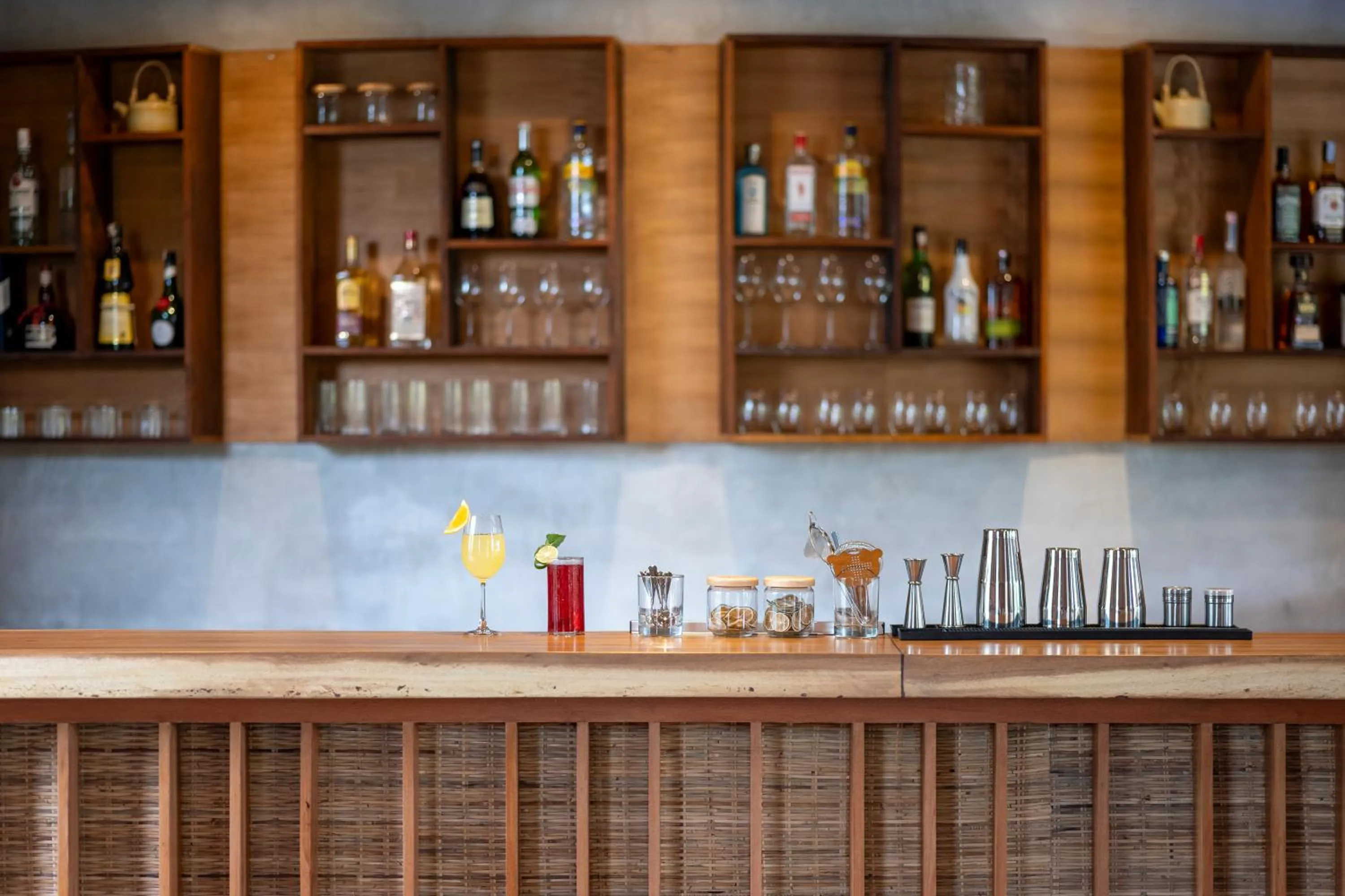 Restaurant/places to eat in Emana Akatara