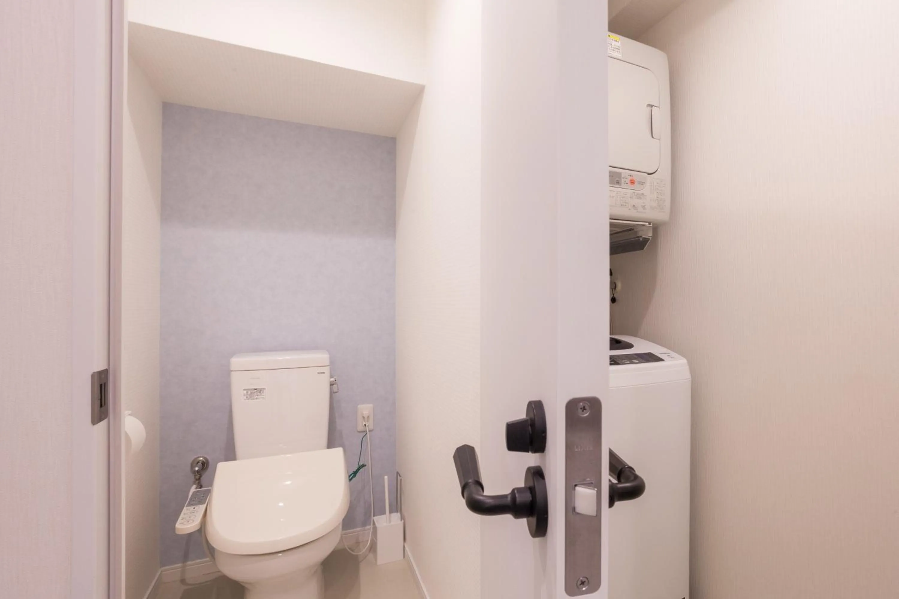 Toilet in Living Inn Asahibashiekimae Anex