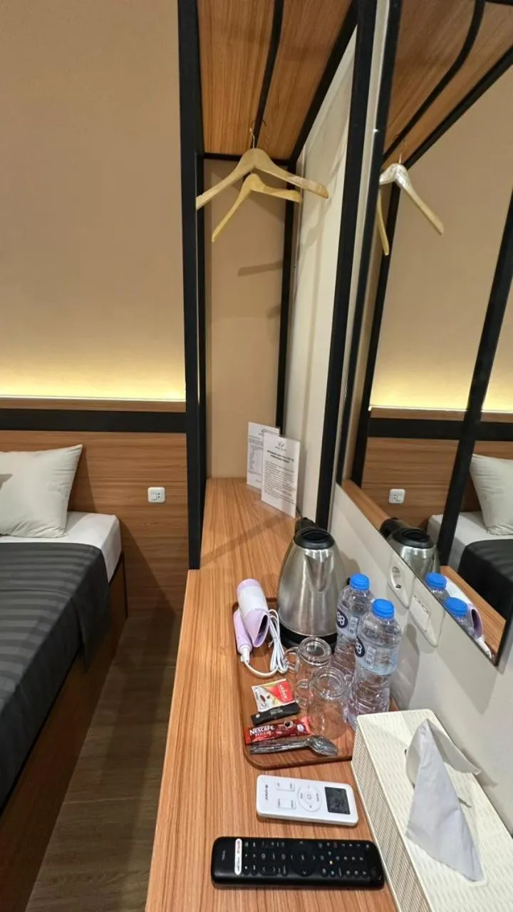 Coffee/tea facilities, Bed in Grand Valora Puspowarno Kostel