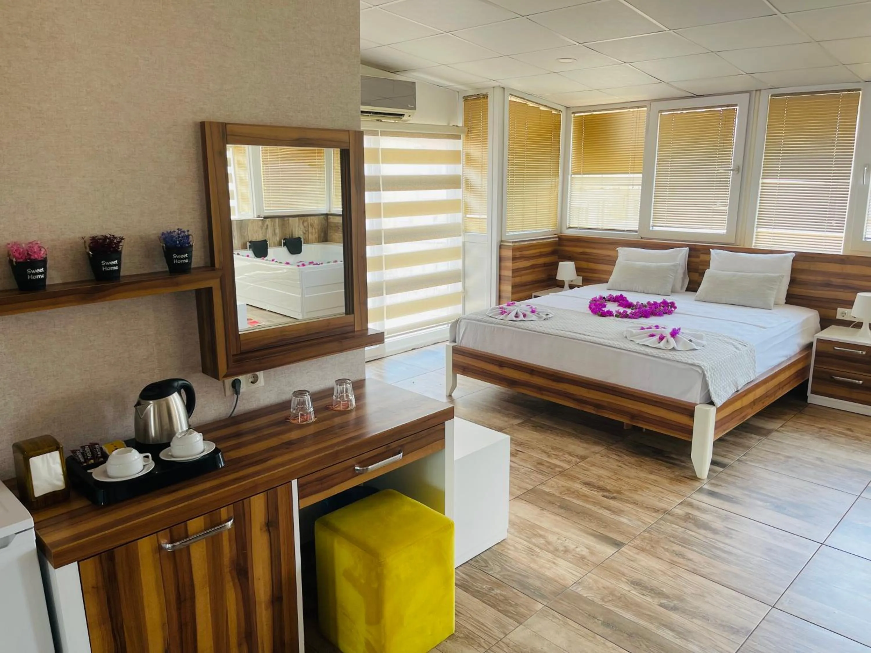 Bed in Ale Park Hotel Apartments