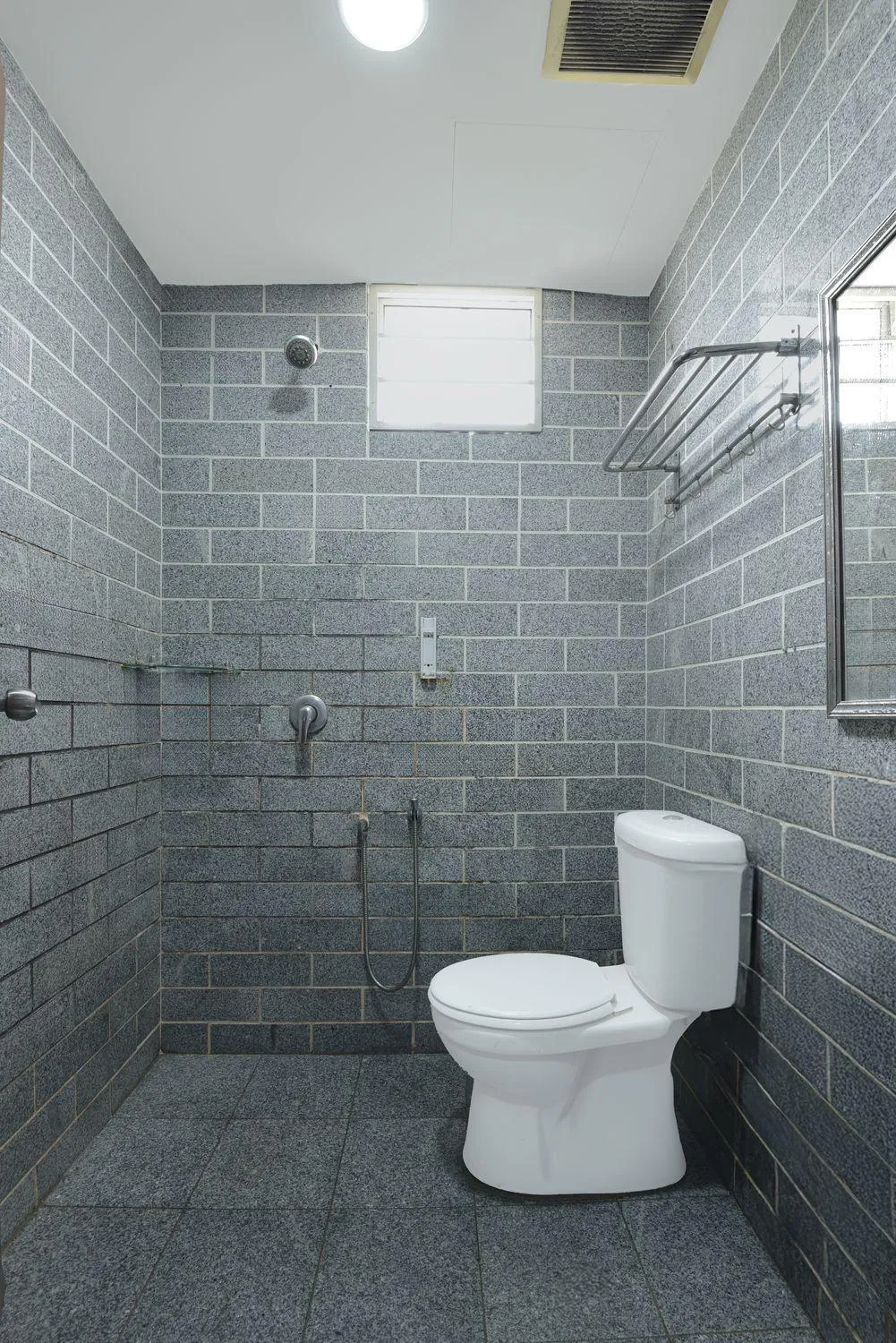 Bathroom in Hotel O Hotel Hamilas