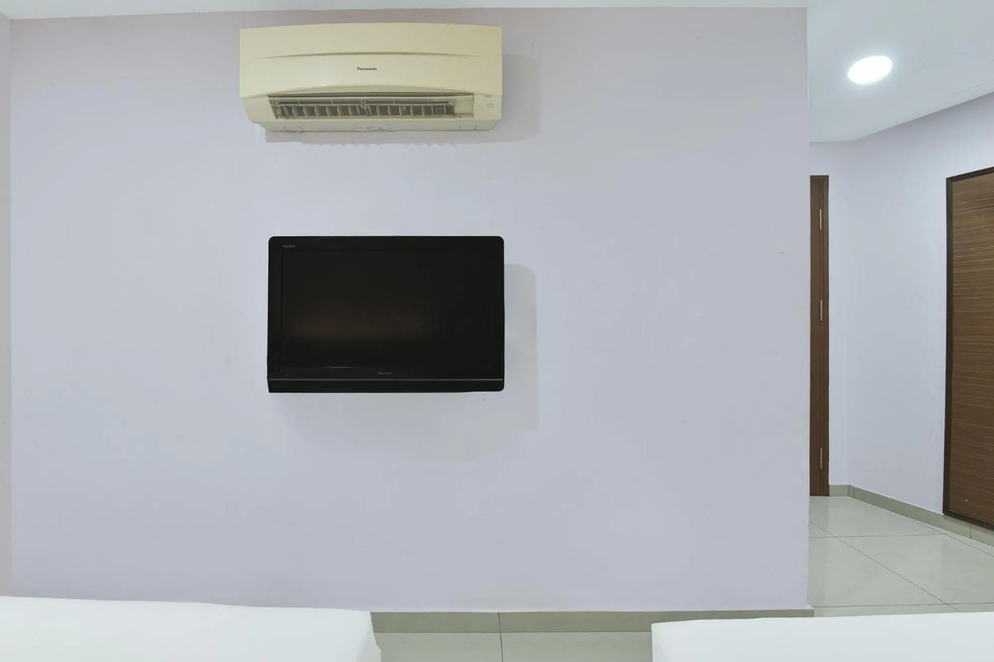 TV and multimedia in Hotel O Hotel Hamilas