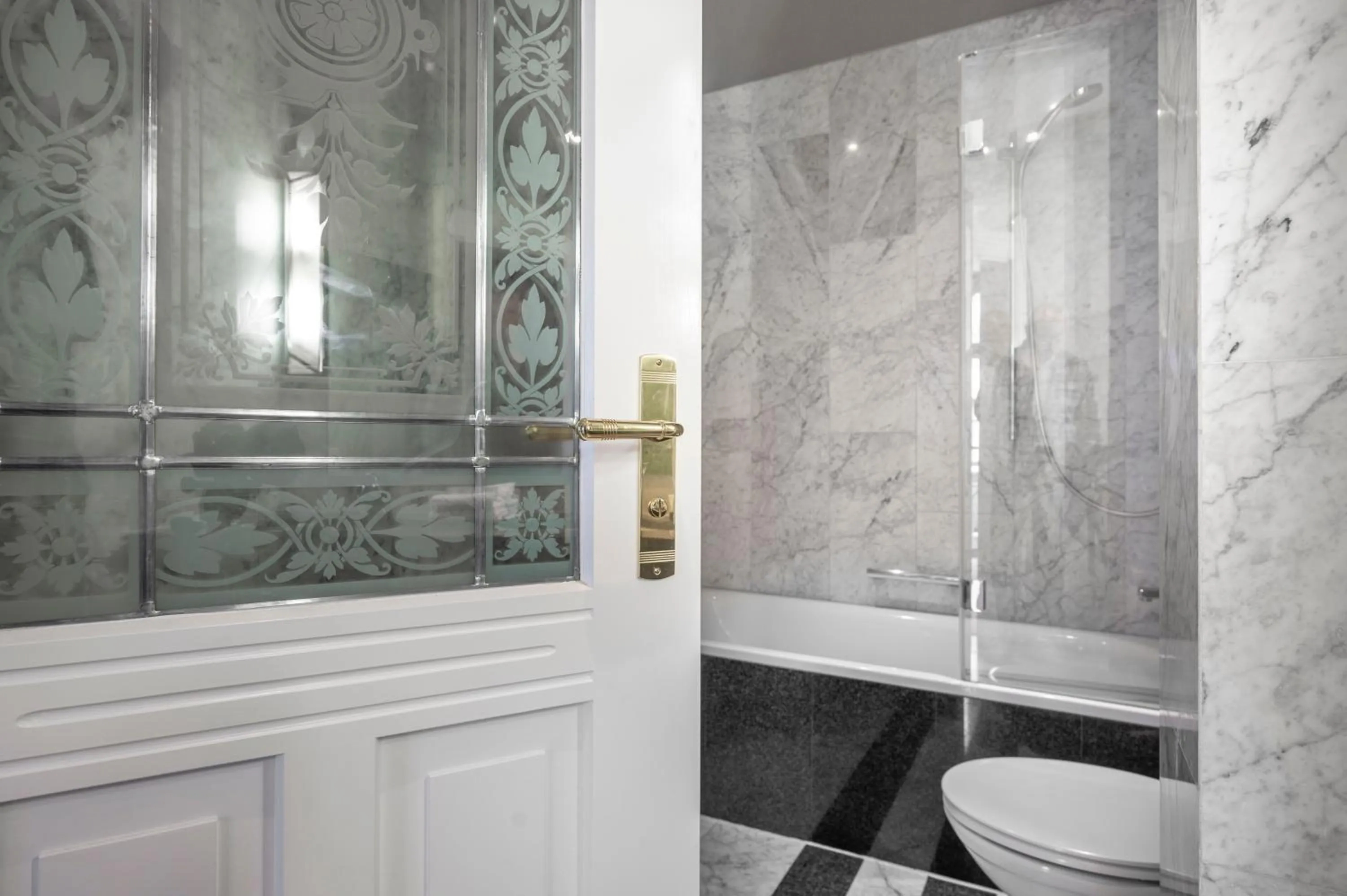 Bathroom in Hotel Garni Villa Rosengarten