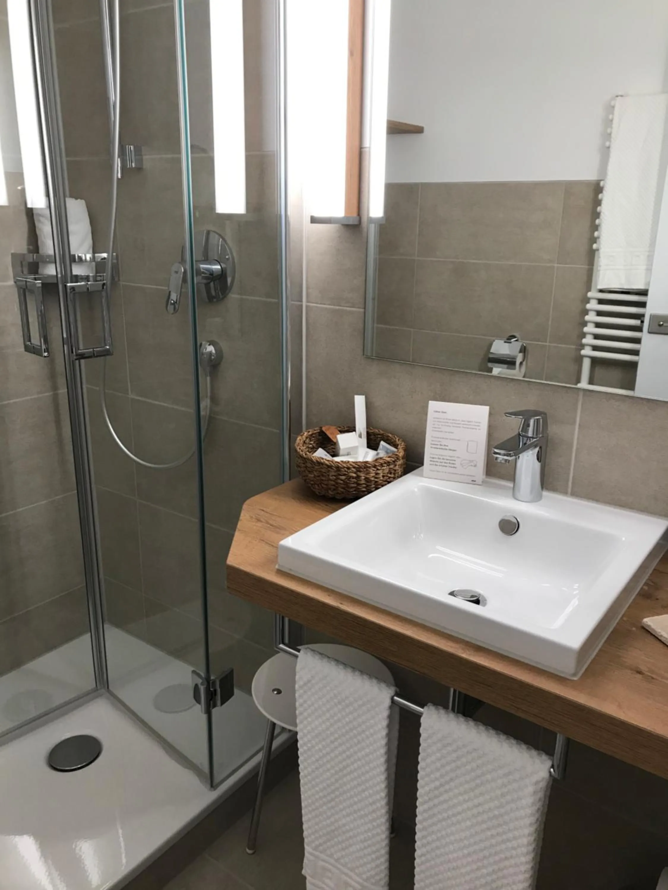 Shower in Hotel Garni Villa Rosengarten