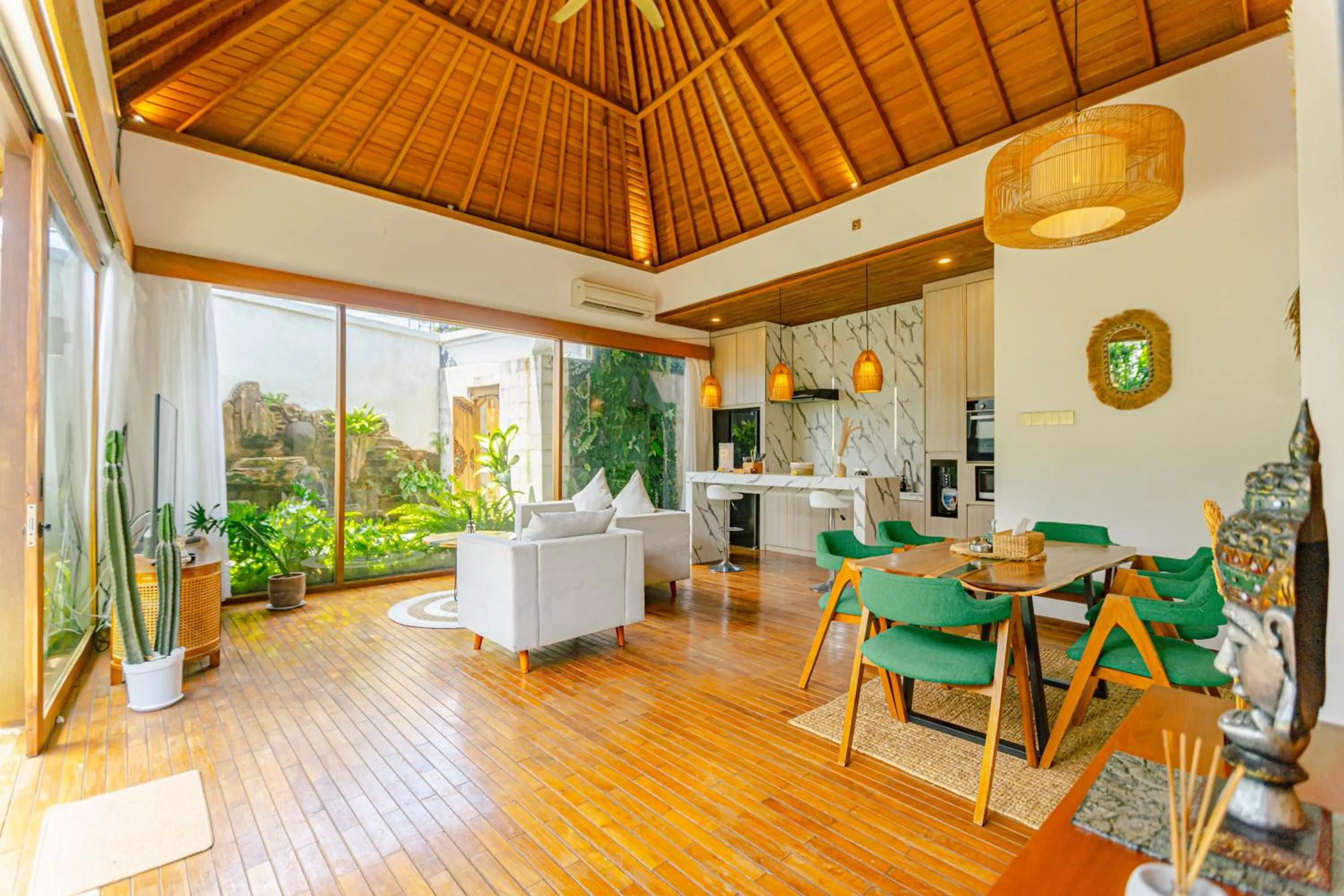 Kitchen or kitchenette in Mya Harmony Villas Seminyak