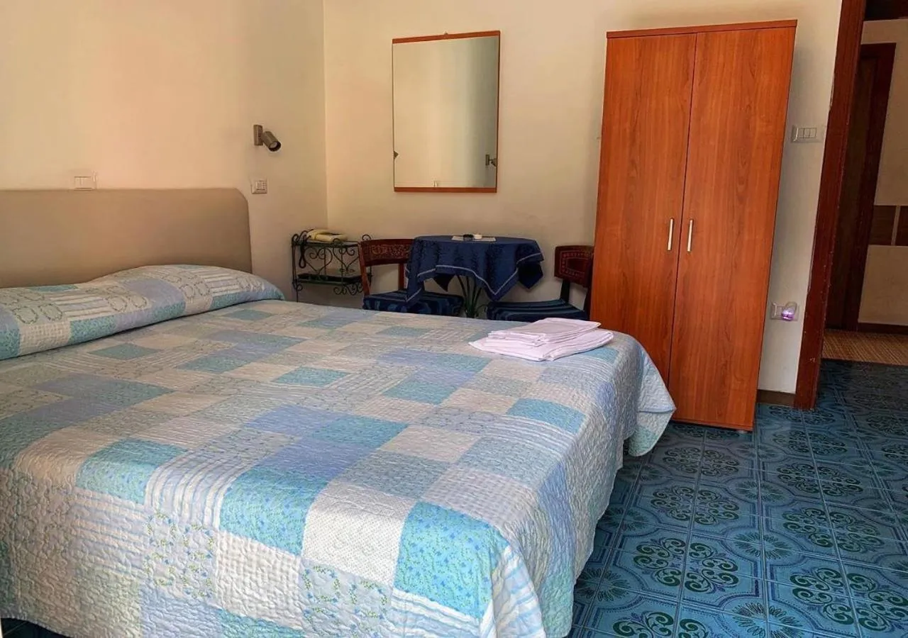 Bedroom, Bed in Hotel Europa