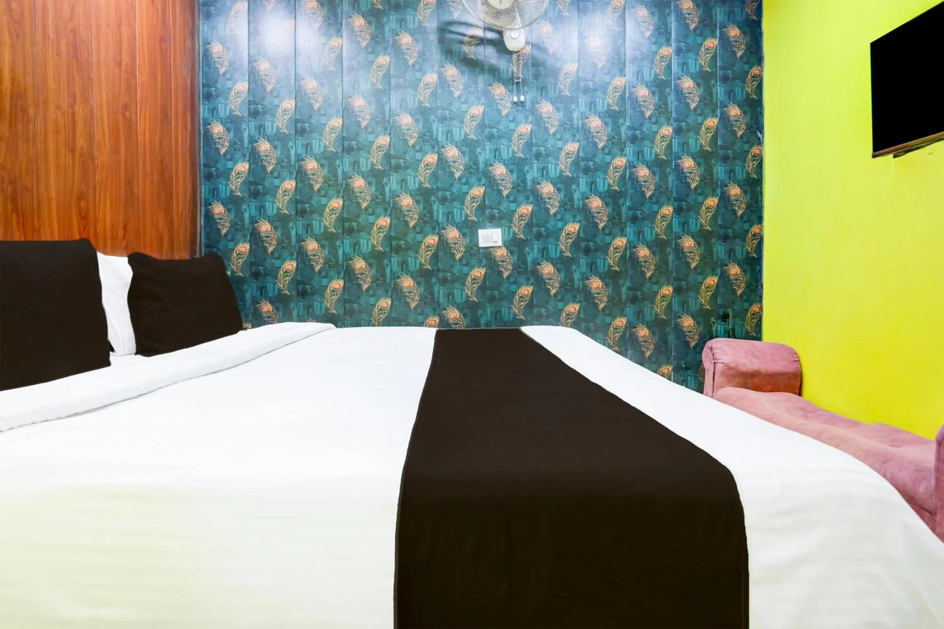 Bedroom, Bed in Hotel O A K Residency