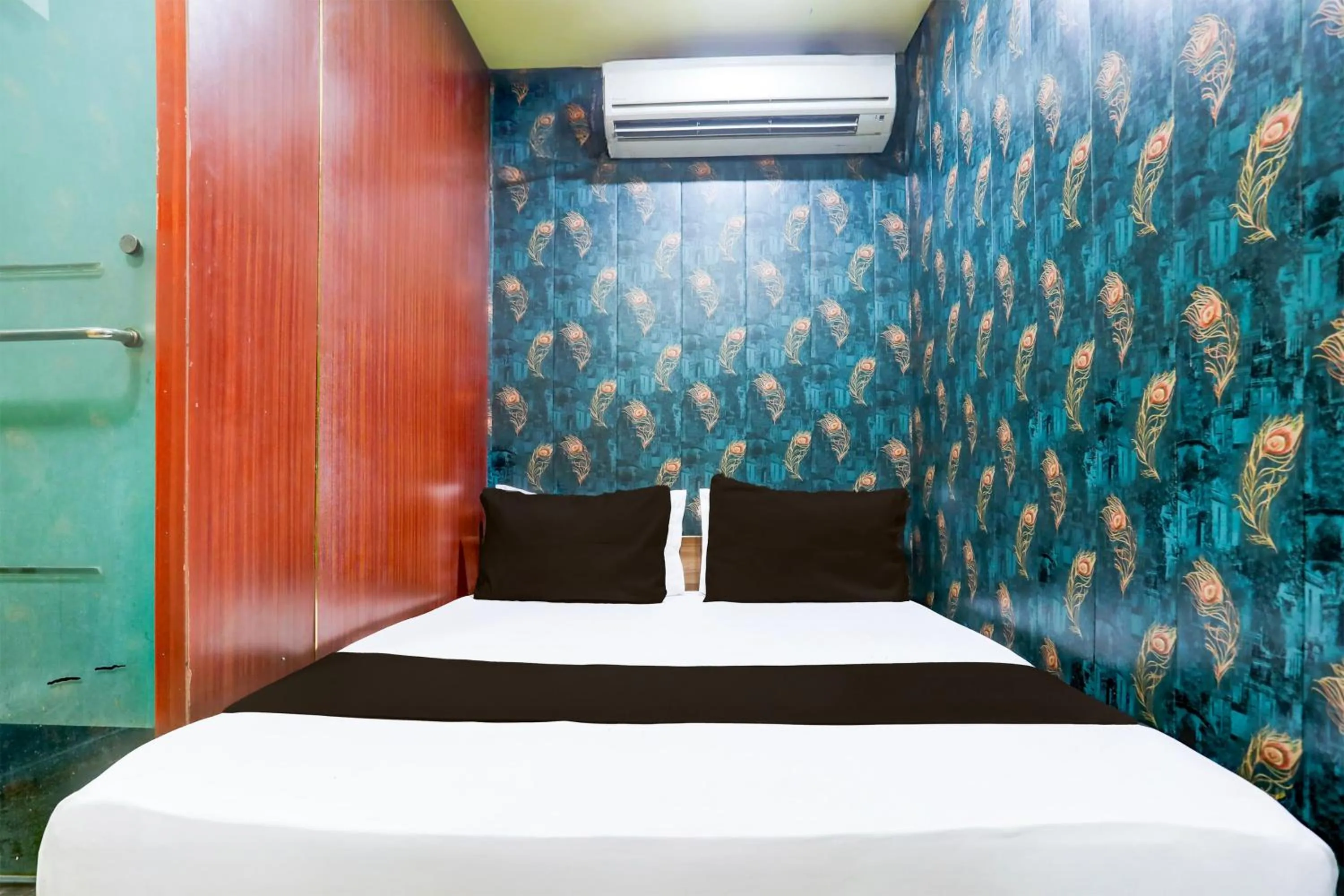 Bedroom, Bed in Hotel O A K Residency