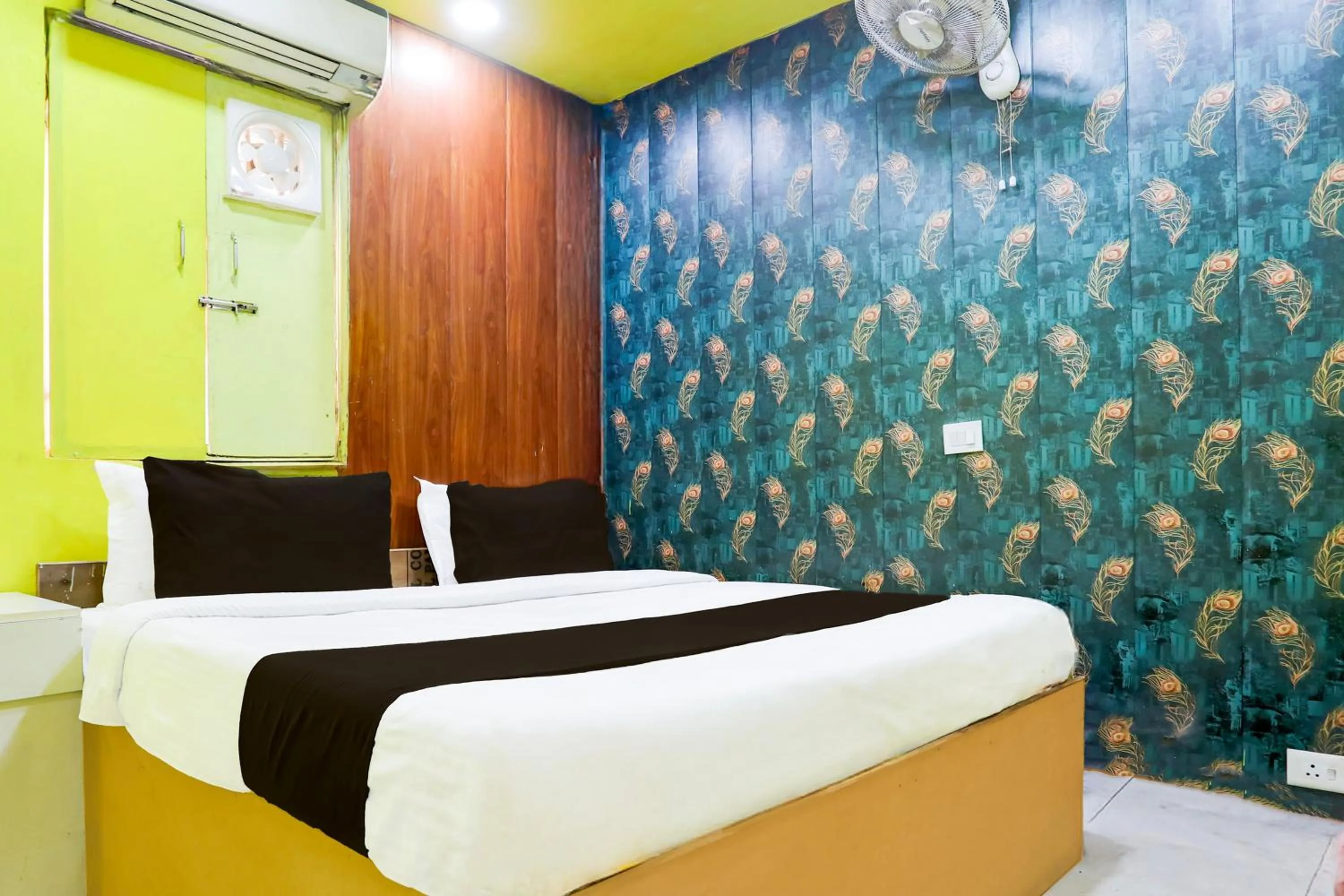 Bedroom, Bed in Hotel O A K Residency