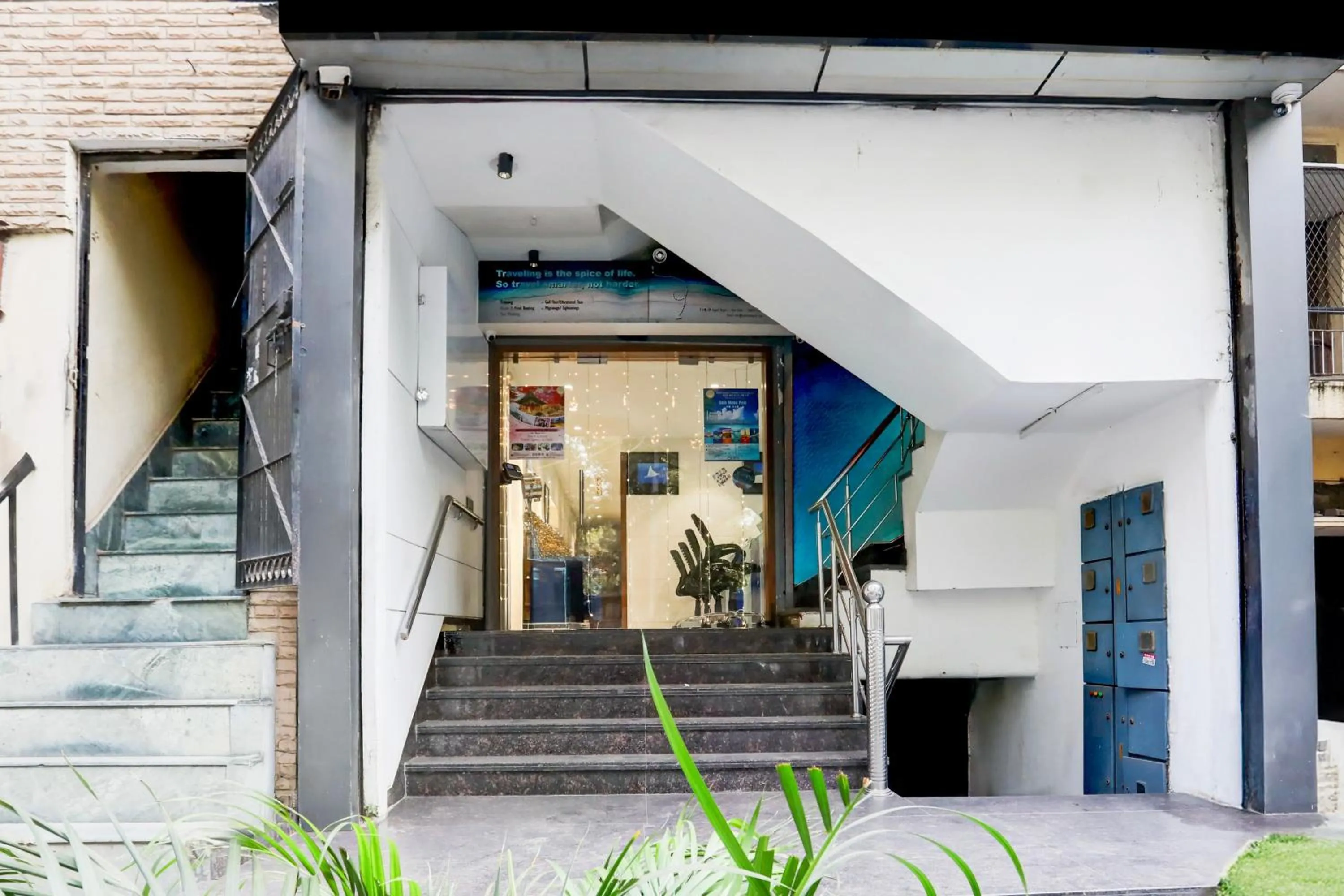 Facade/entrance in Hotel O A K Residency