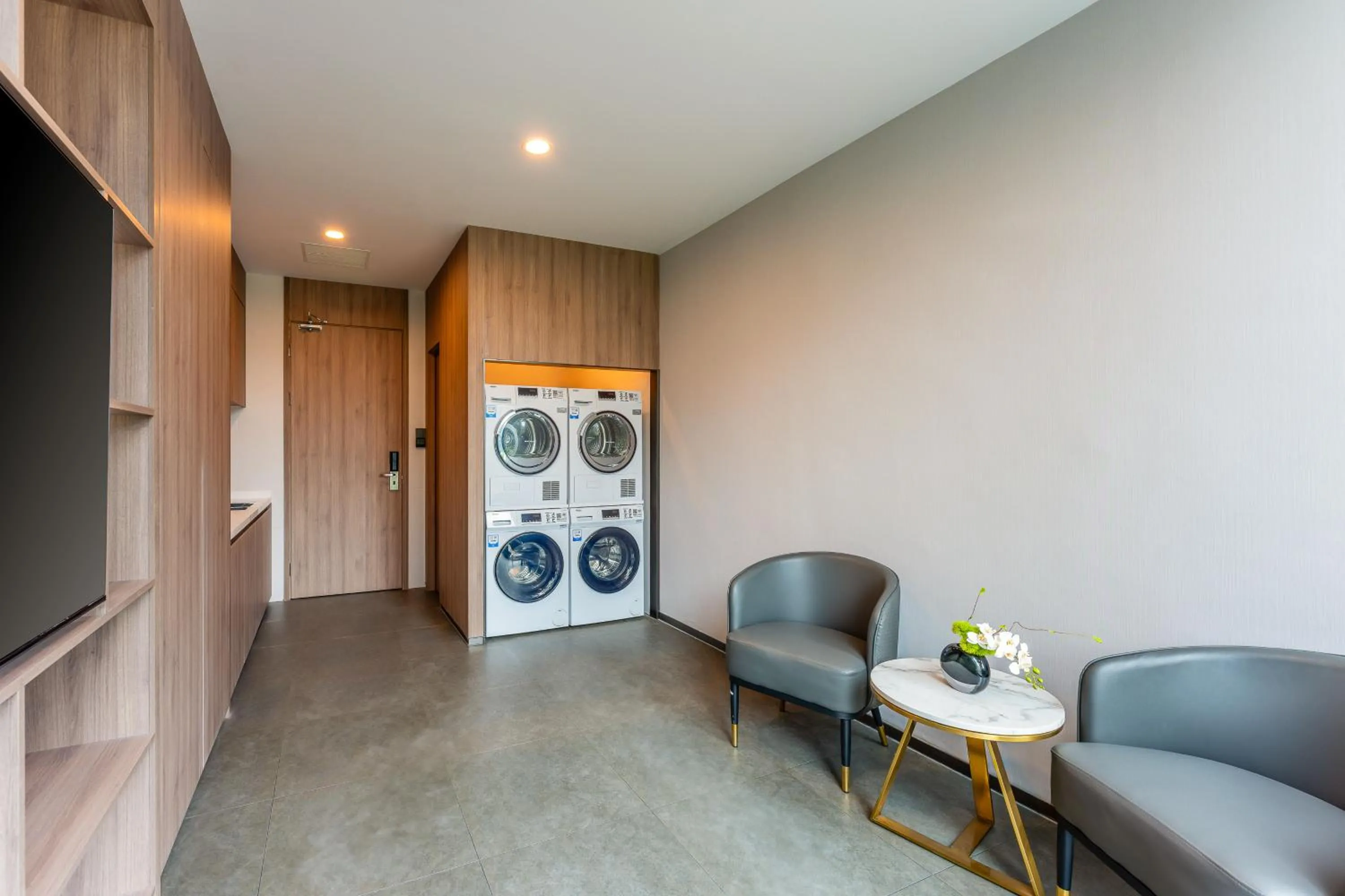 washing machine in Holiday Inn Express Shenzhen Guangming by IHG