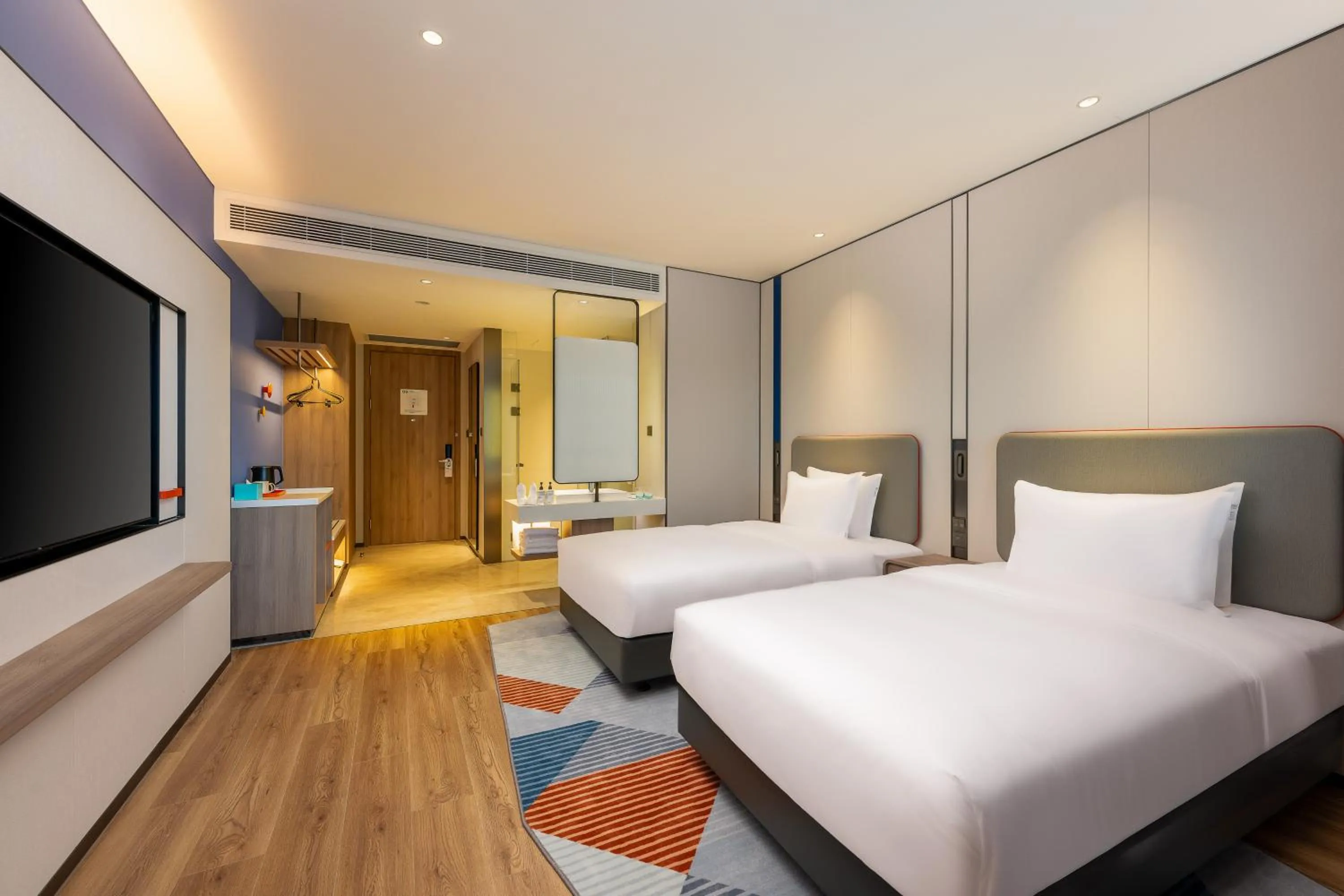 Bedroom, Bed in Holiday Inn Express Shenzhen Guangming by IHG