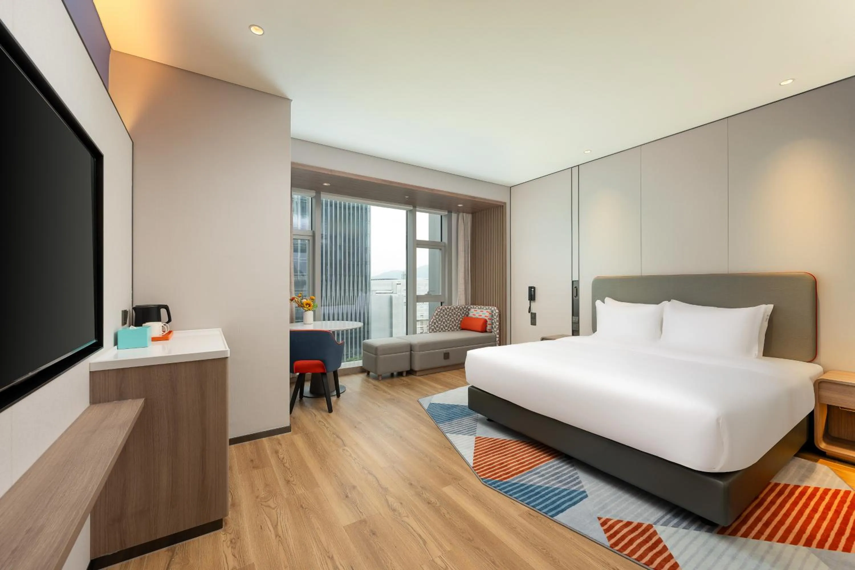 Bedroom, Bed in Holiday Inn Express Shenzhen Guangming by IHG
