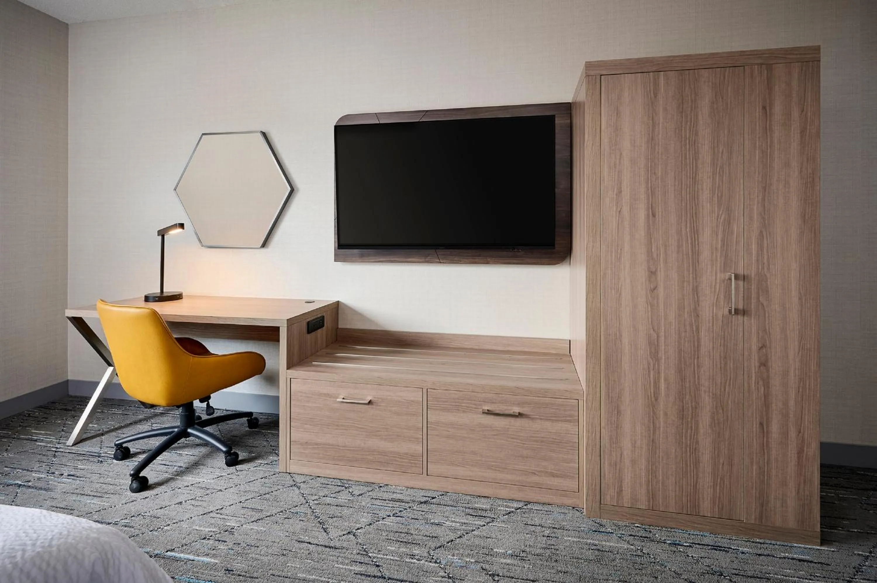 Photo of the whole room in Holiday Inn Express Hamilton - Upper James by IHG